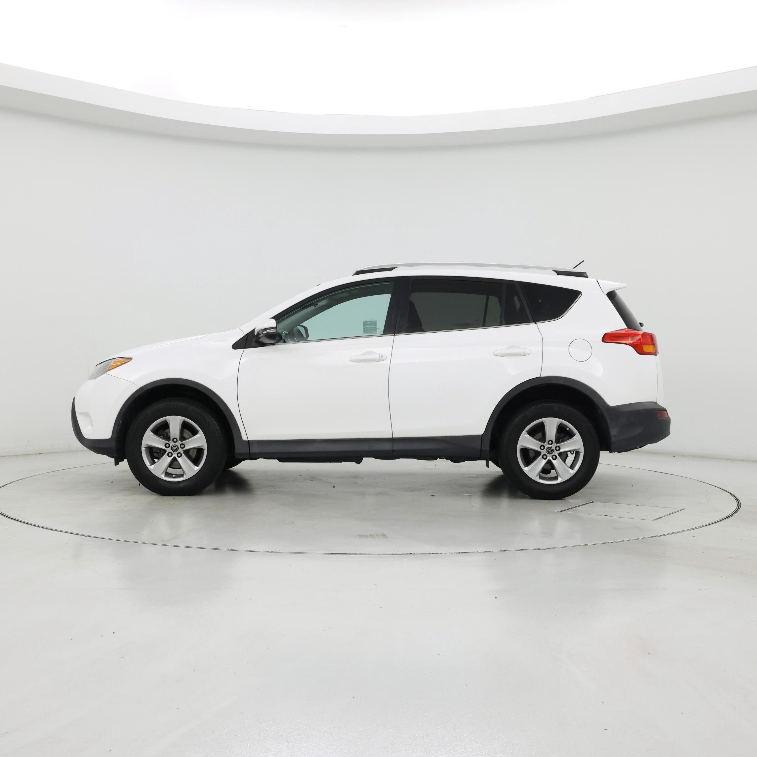 Thumbnail: 2015 Toyota RAV4 - 3