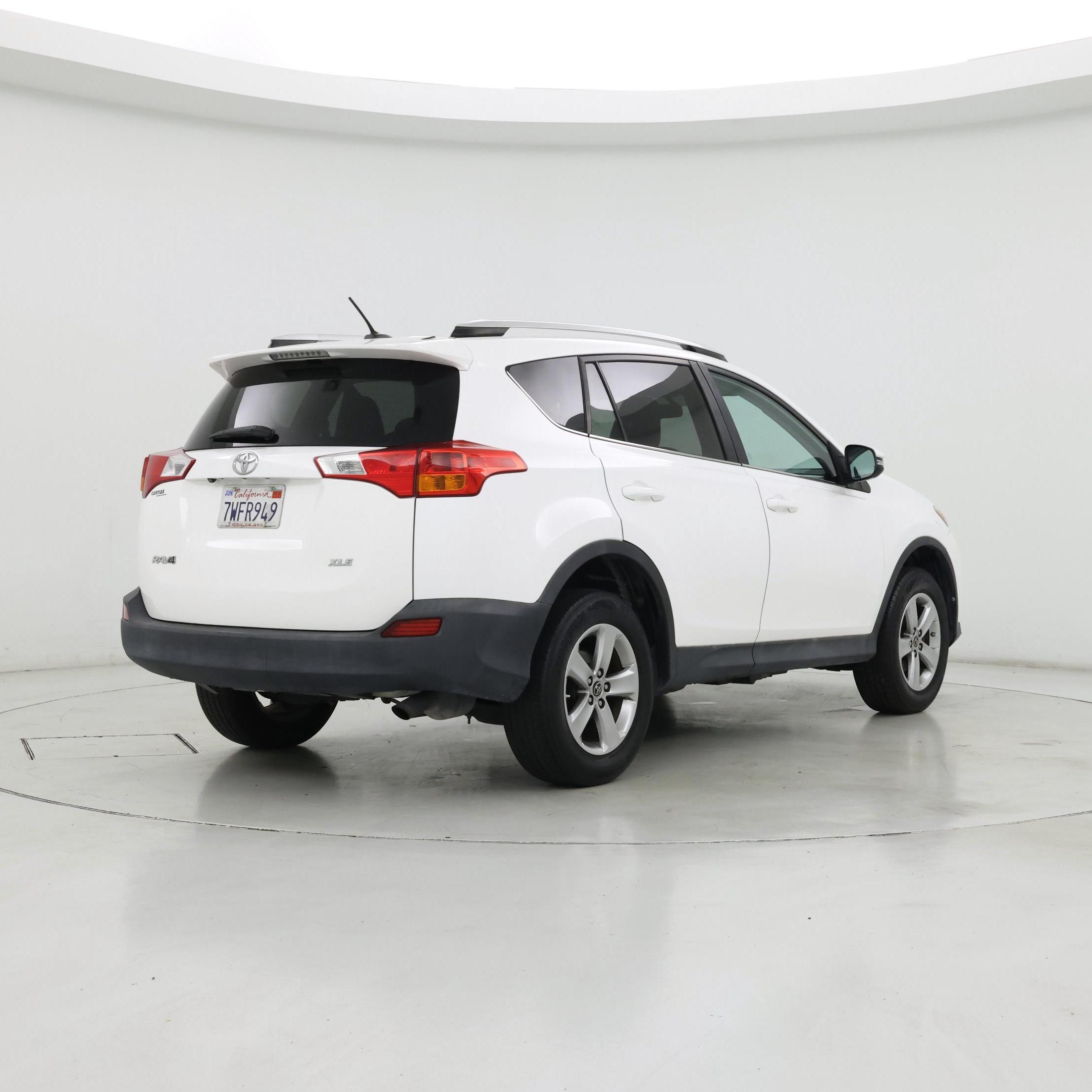 Thumbnail: 2015 Toyota RAV4 - 8