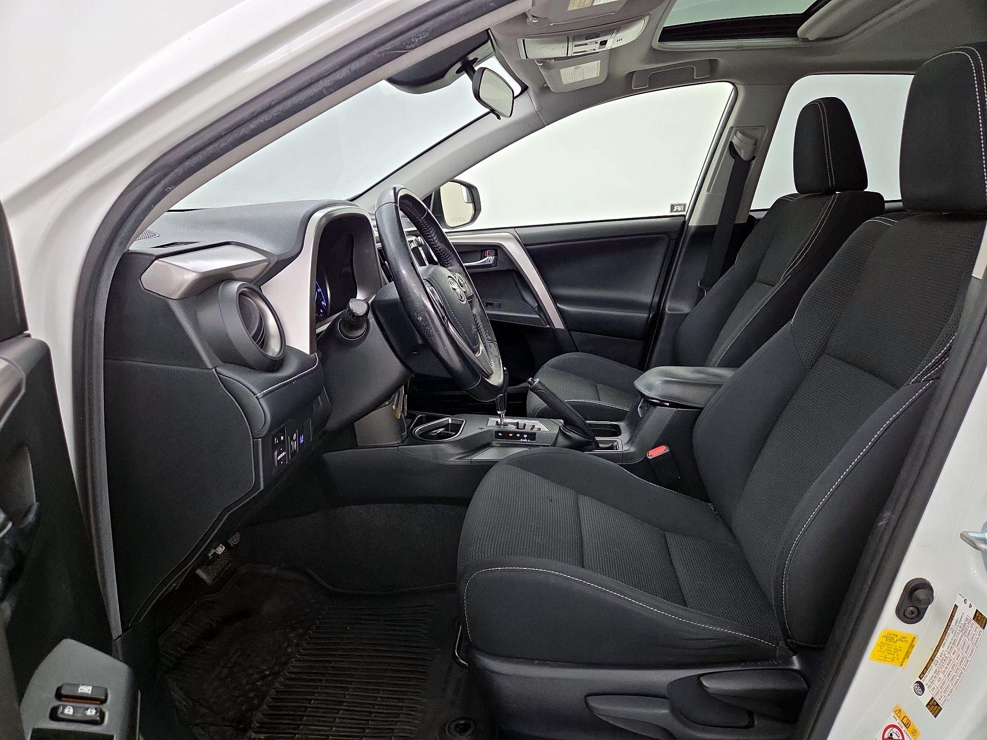 Thumbnail: 2018 Toyota RAV4 - 11