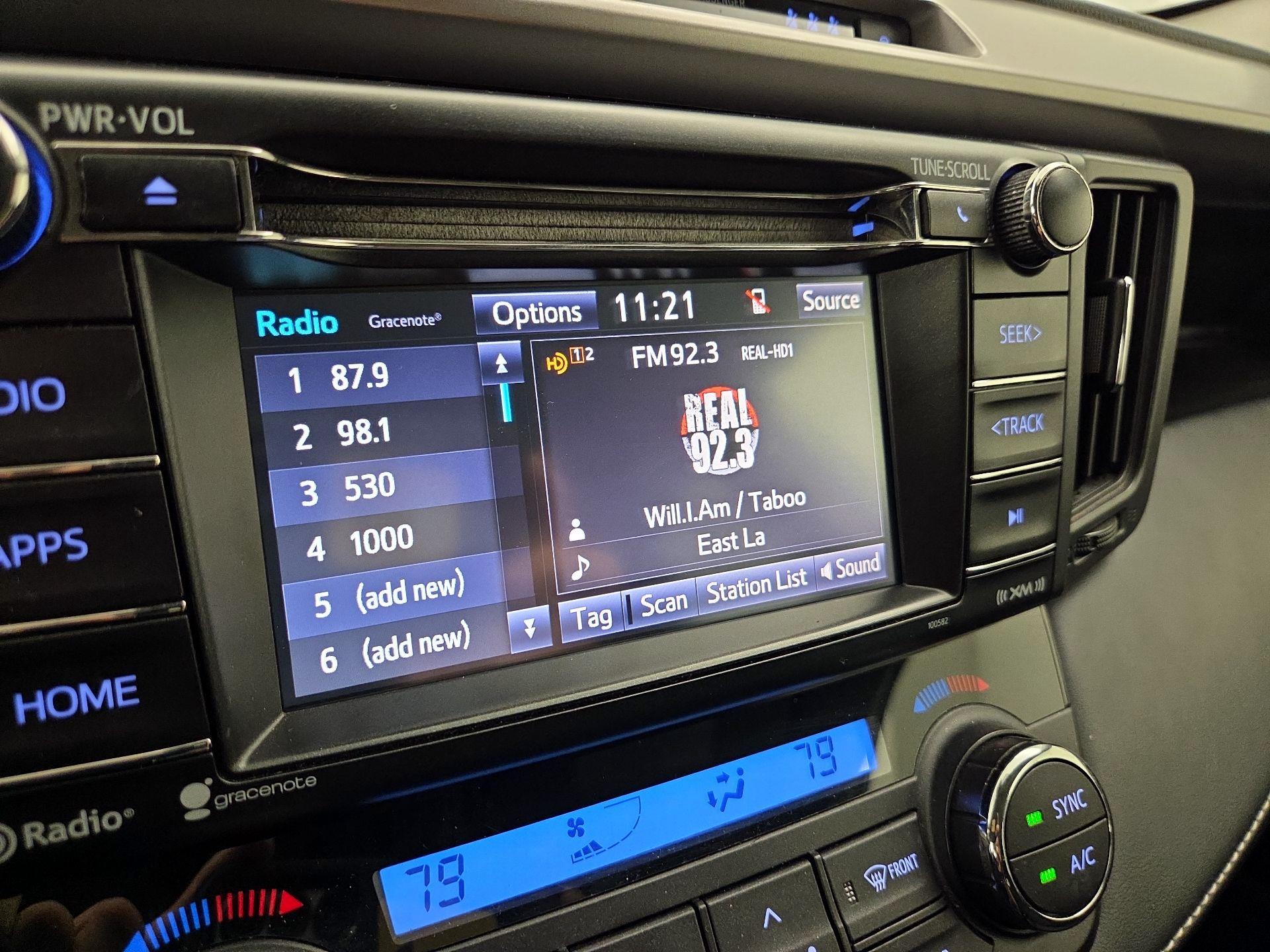 Thumbnail: 2018 Toyota RAV4 - 15