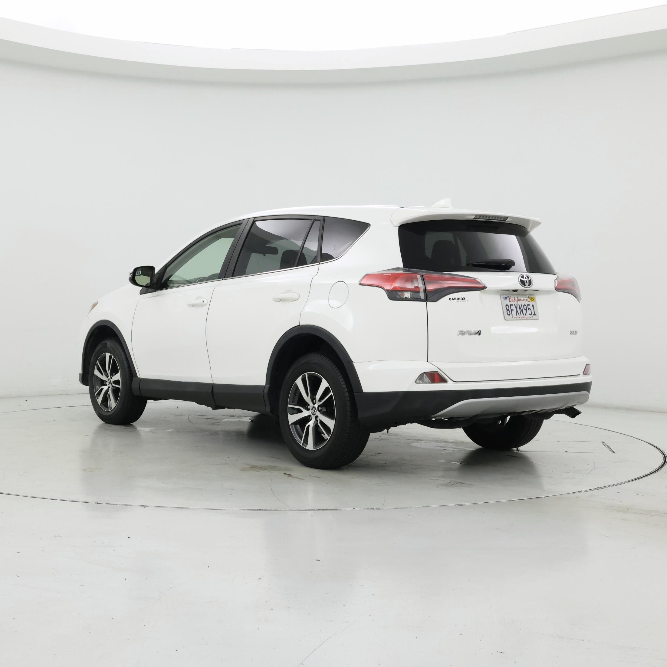 Thumbnail: 2018 Toyota RAV4 - 2