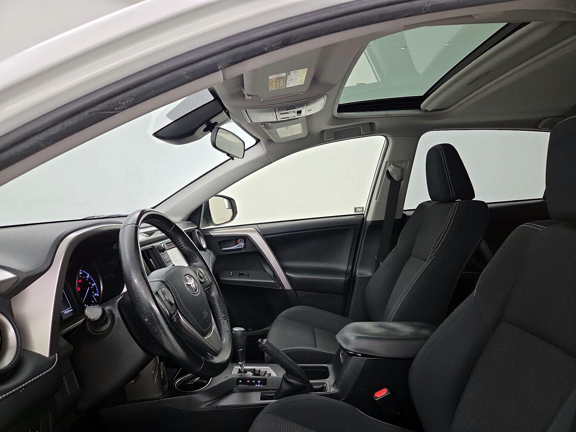 Thumbnail: 2018 Toyota RAV4 - 19