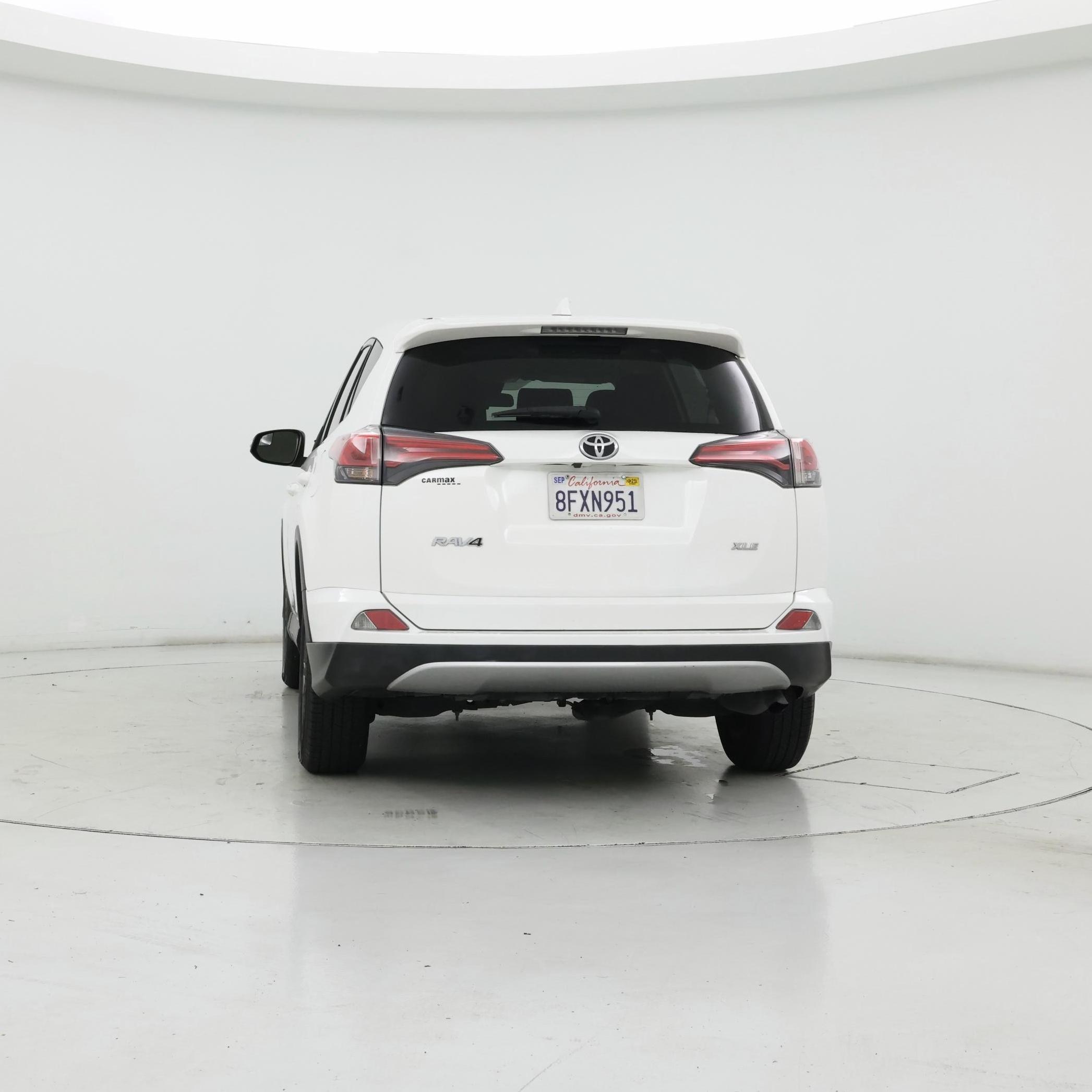 Thumbnail: 2018 Toyota RAV4 - 6