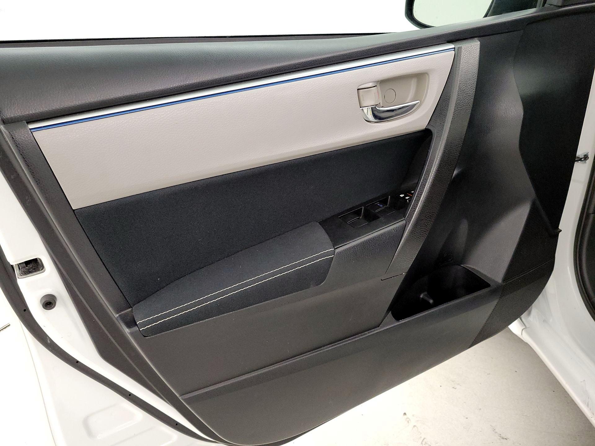 Thumbnail: 2015 Toyota Corolla - 12