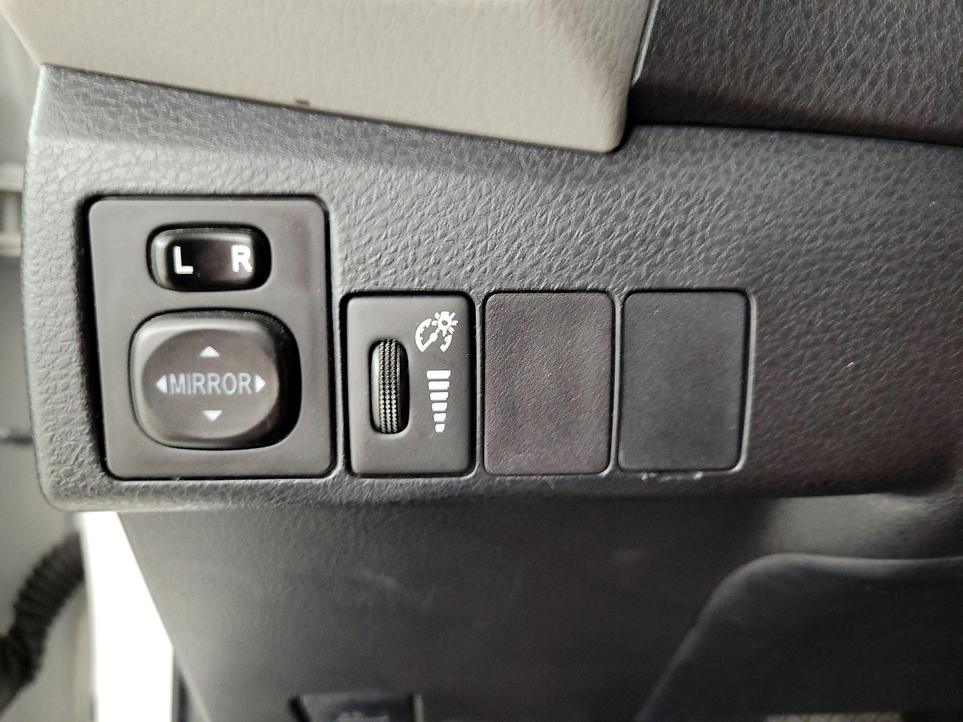 Thumbnail: 2015 Toyota Corolla - 13