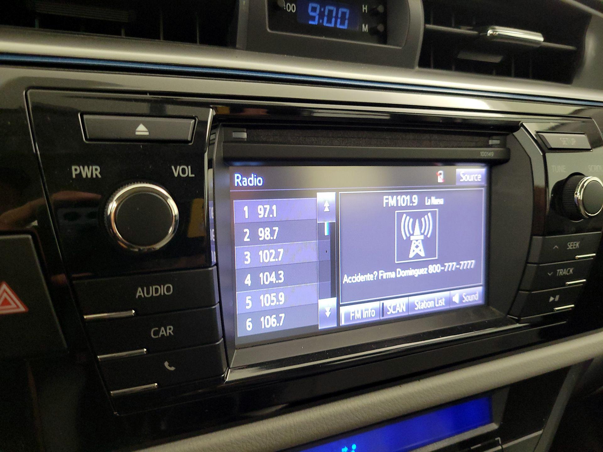 Thumbnail: 2015 Toyota Corolla - 15