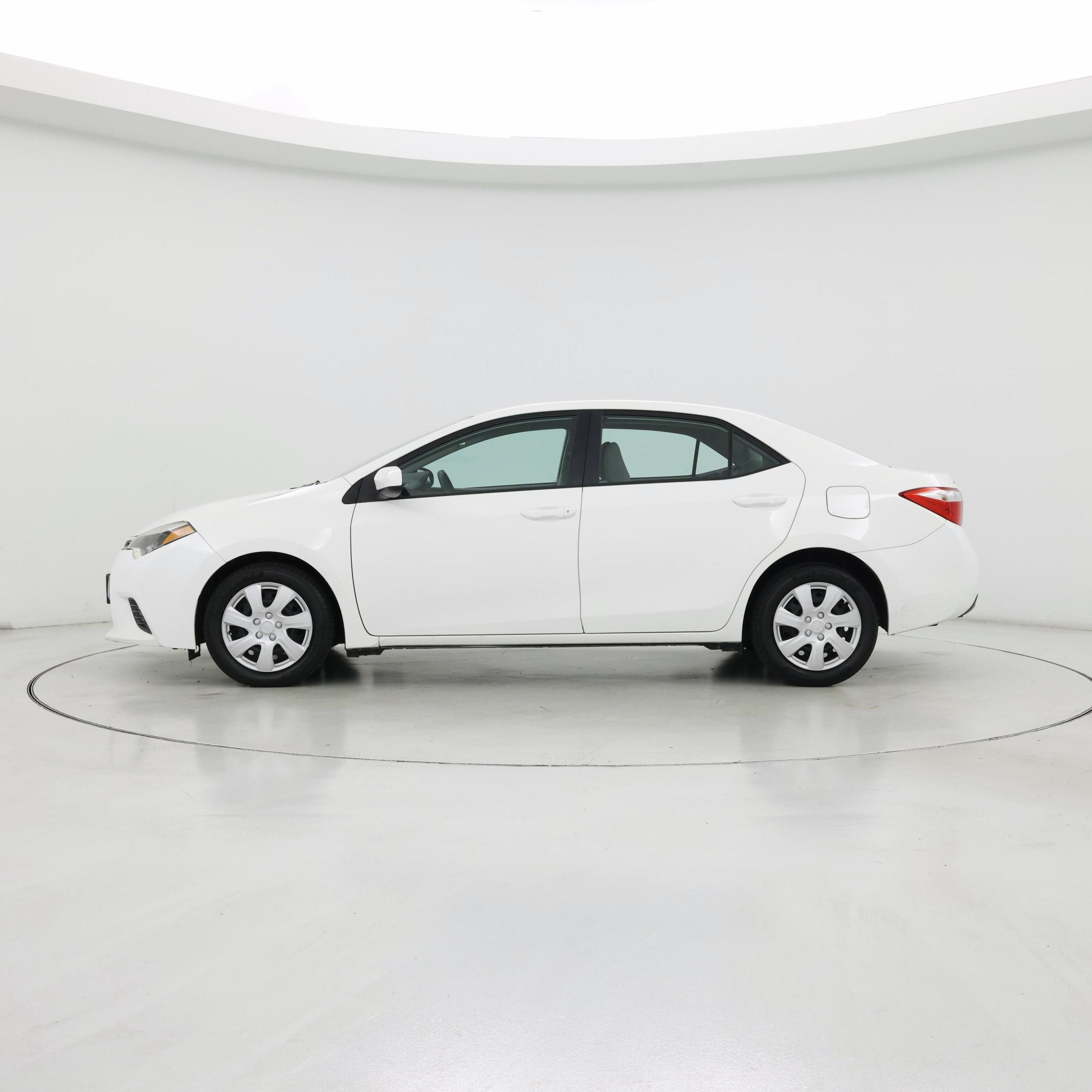 Thumbnail: 2015 Toyota Corolla - 3