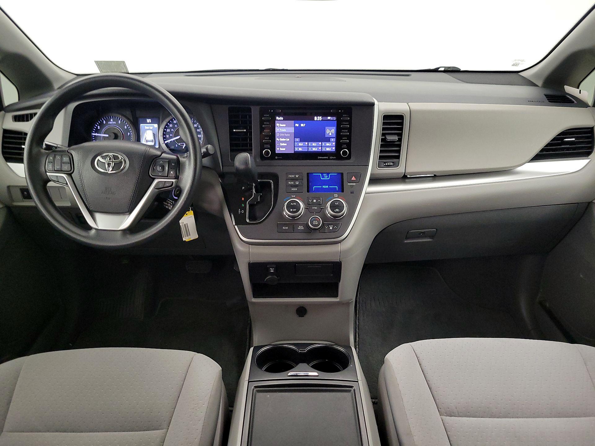 Thumbnail: 2020 Toyota Sienna - 9