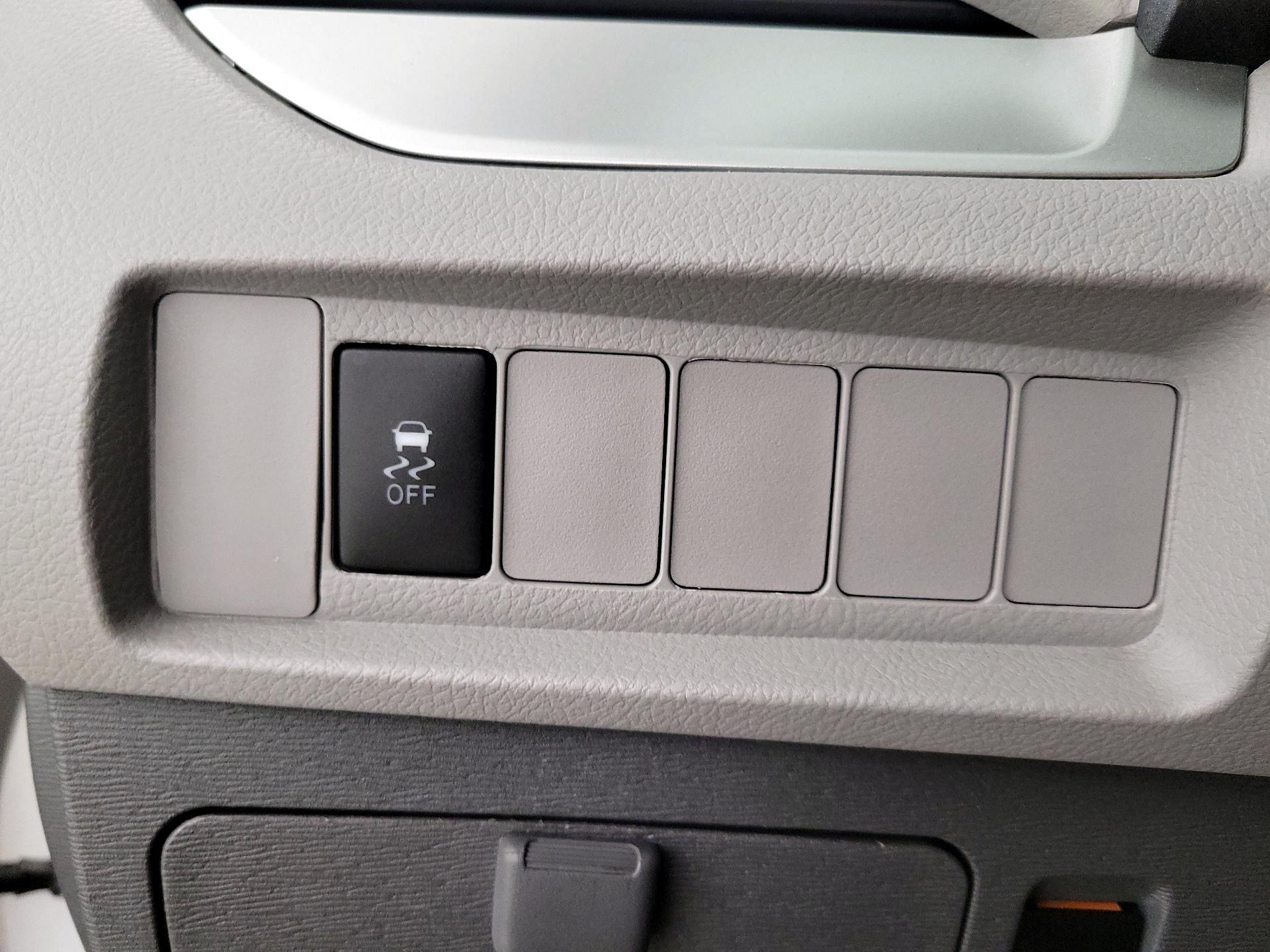 Thumbnail: 2020 Toyota Sienna - 13