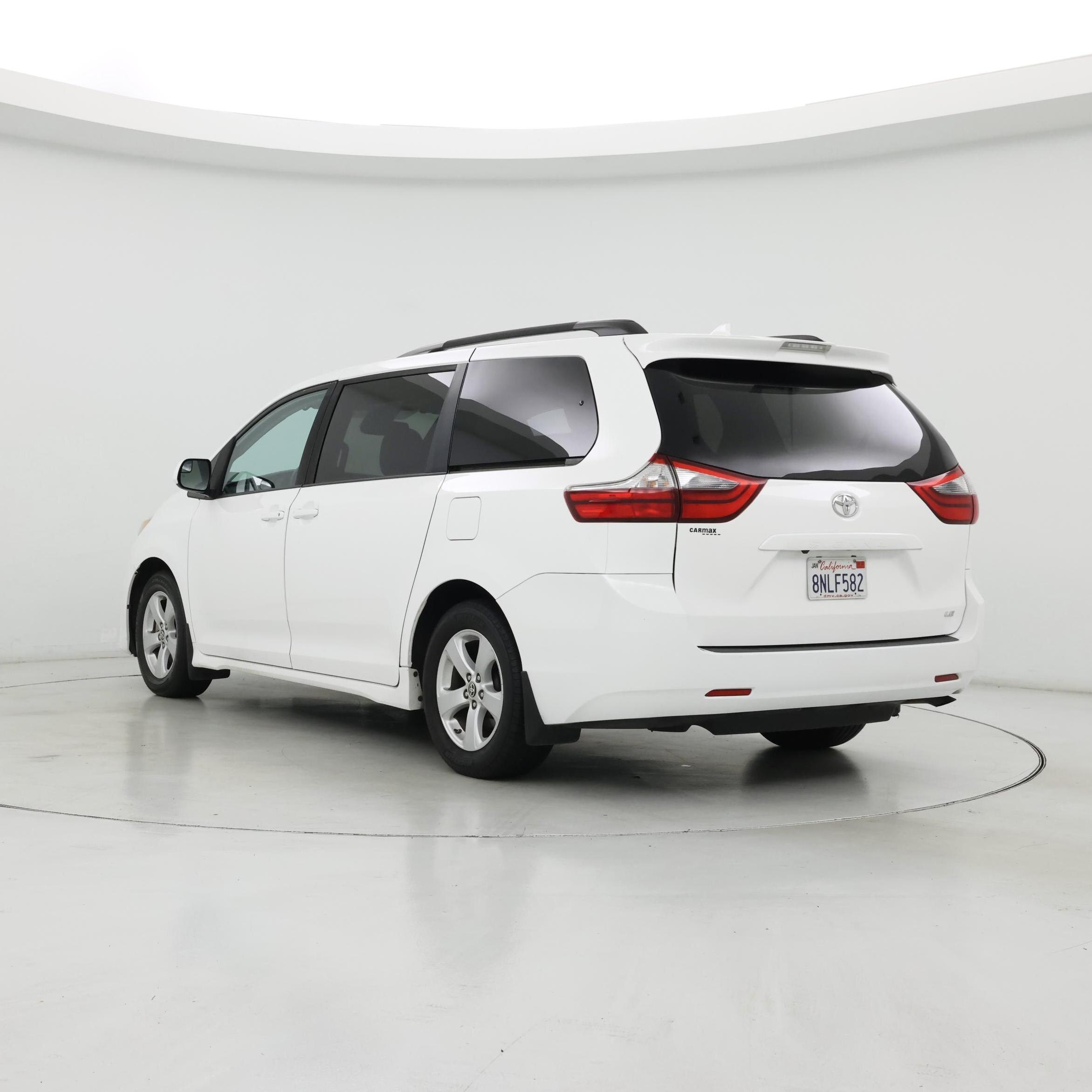 Thumbnail: 2020 Toyota Sienna - 2