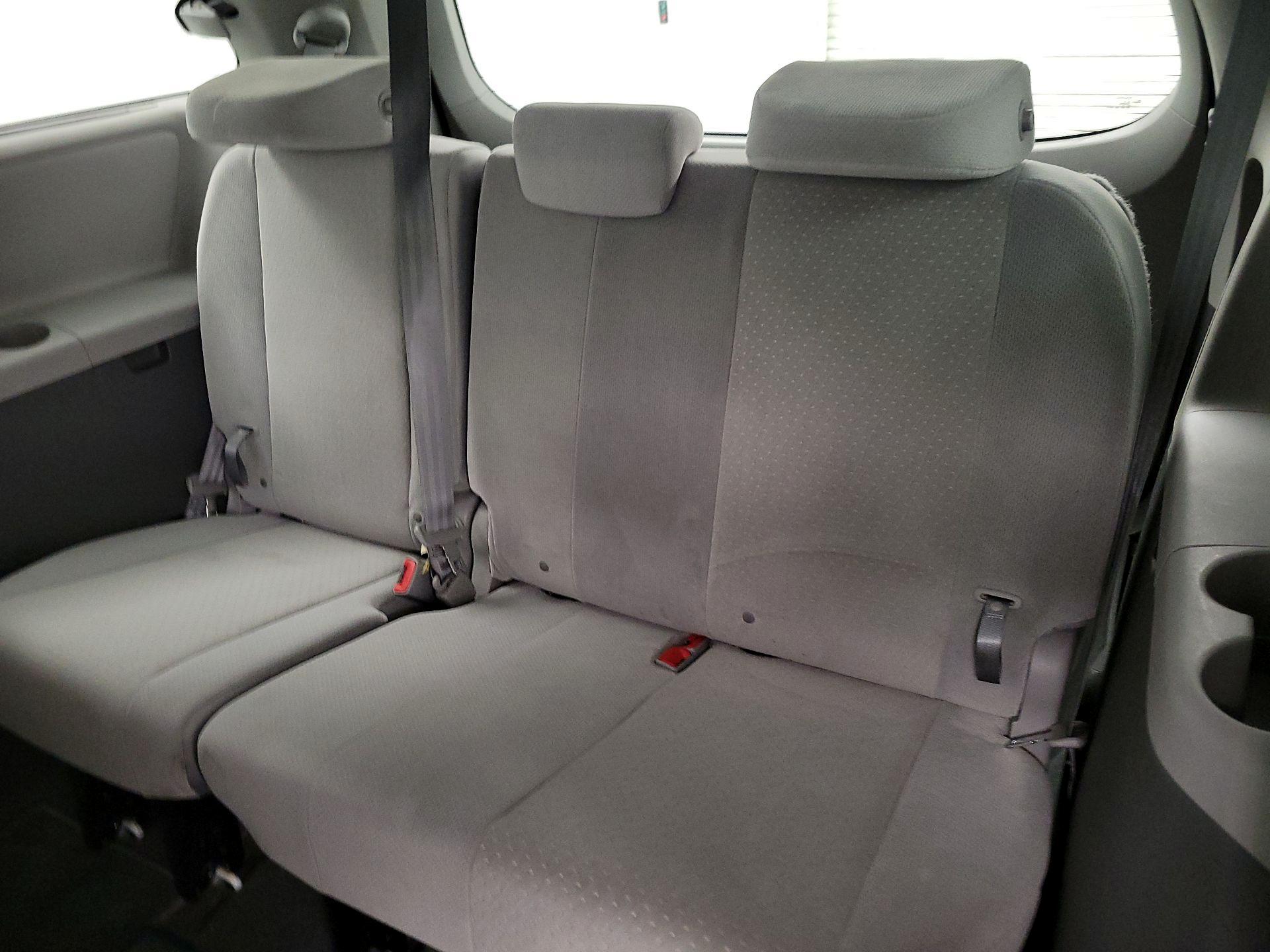 Thumbnail: 2020 Toyota Sienna - 20