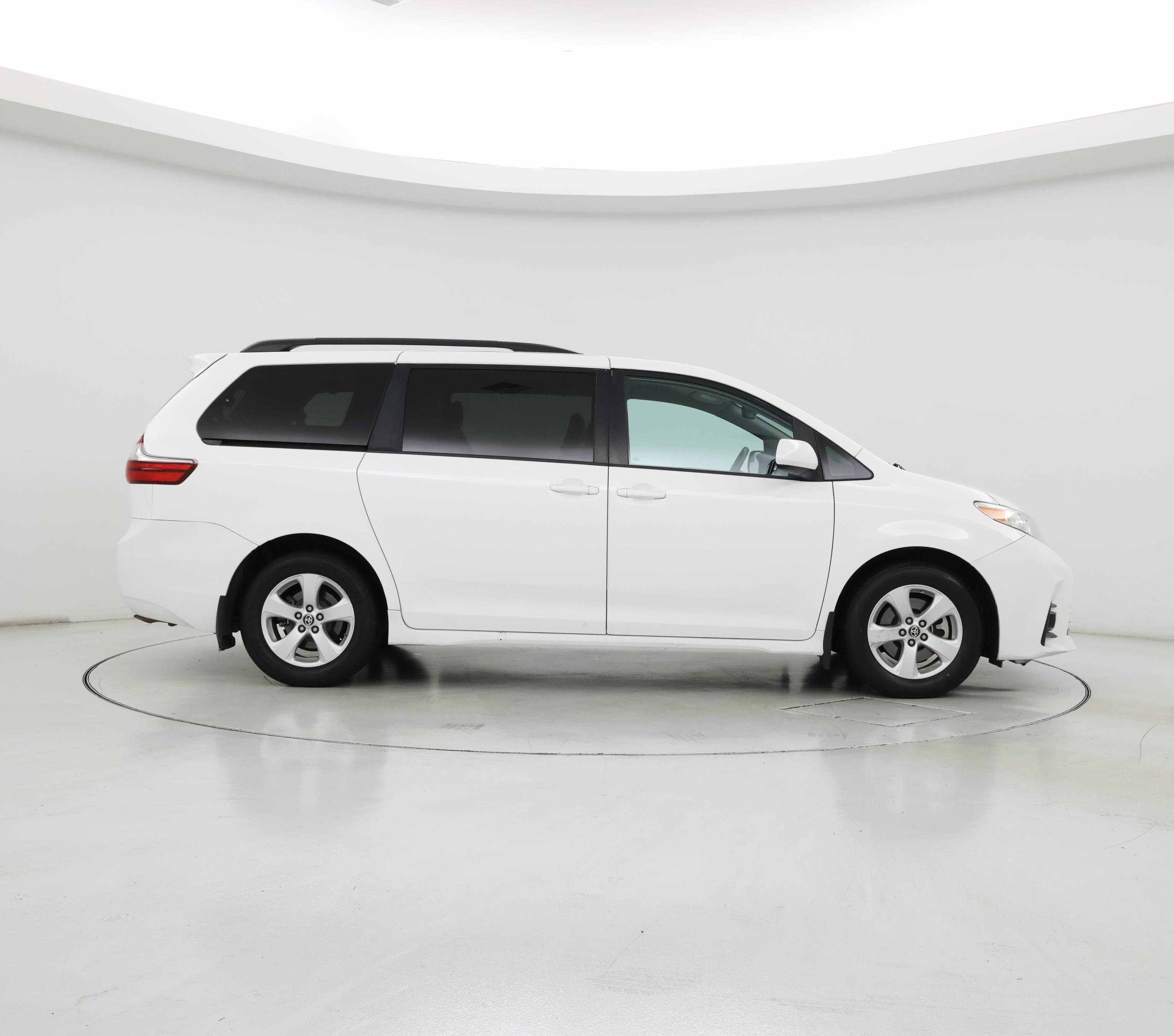 Thumbnail: 2020 Toyota Sienna - 7