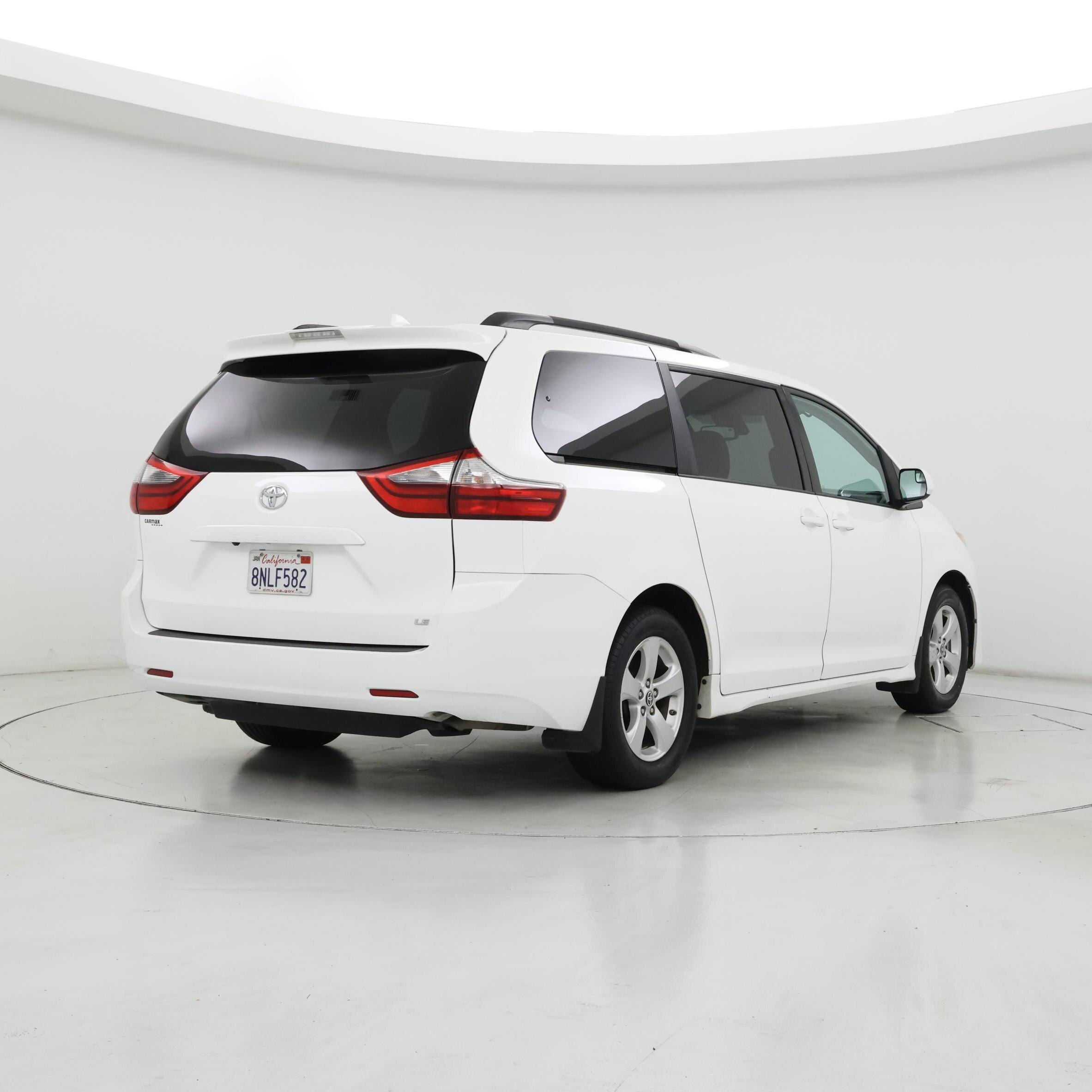Thumbnail: 2020 Toyota Sienna - 8
