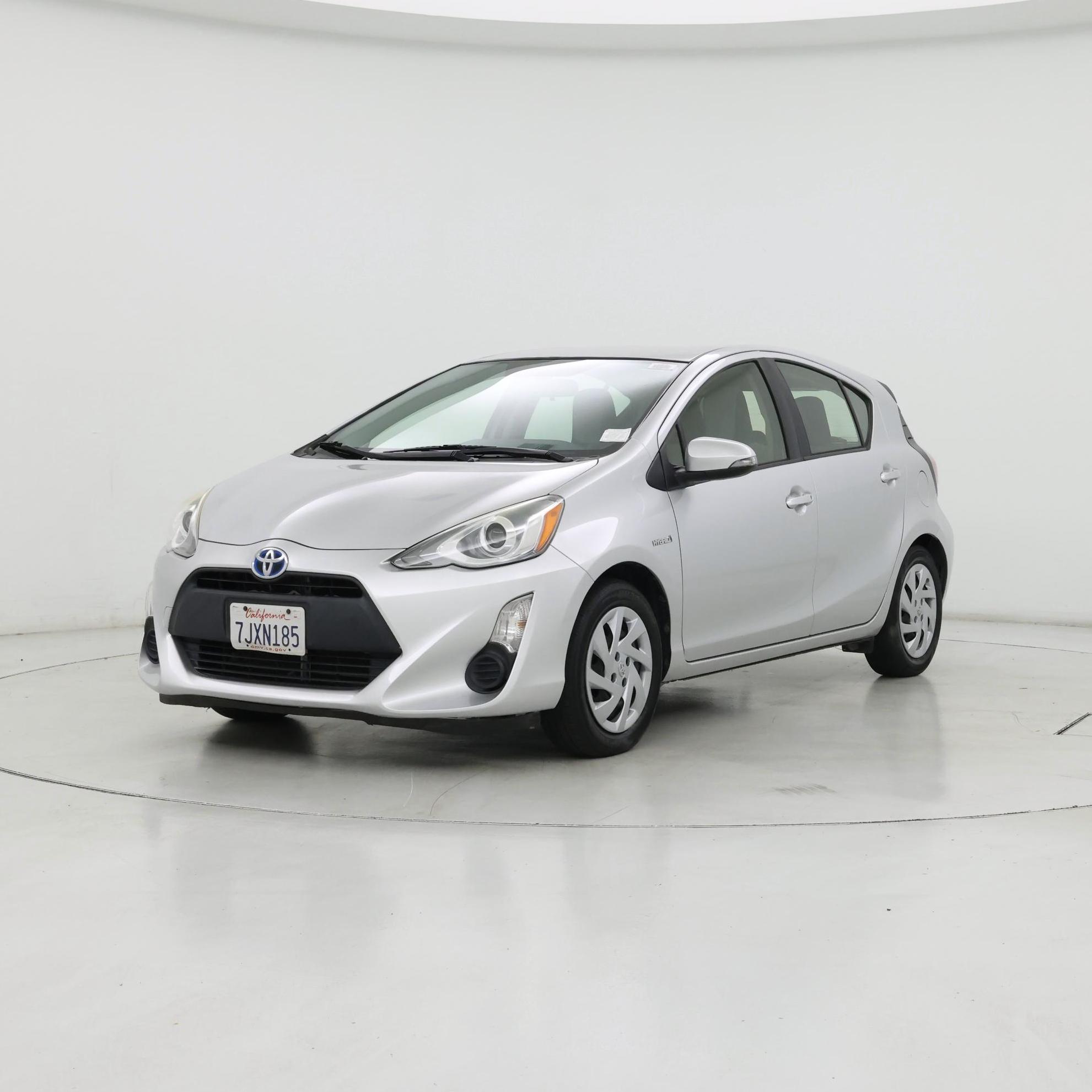 Thumbnail: 2015 Toyota Prius c - 4