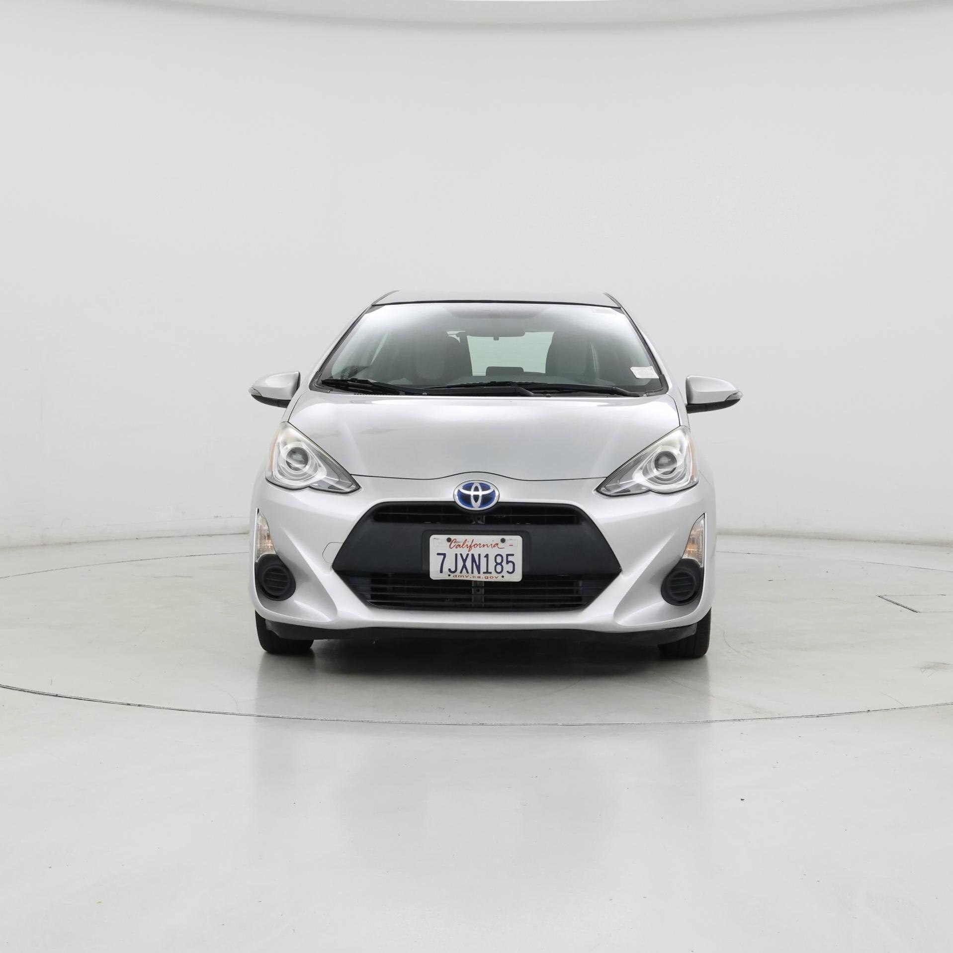 Thumbnail: 2015 Toyota Prius c - 5