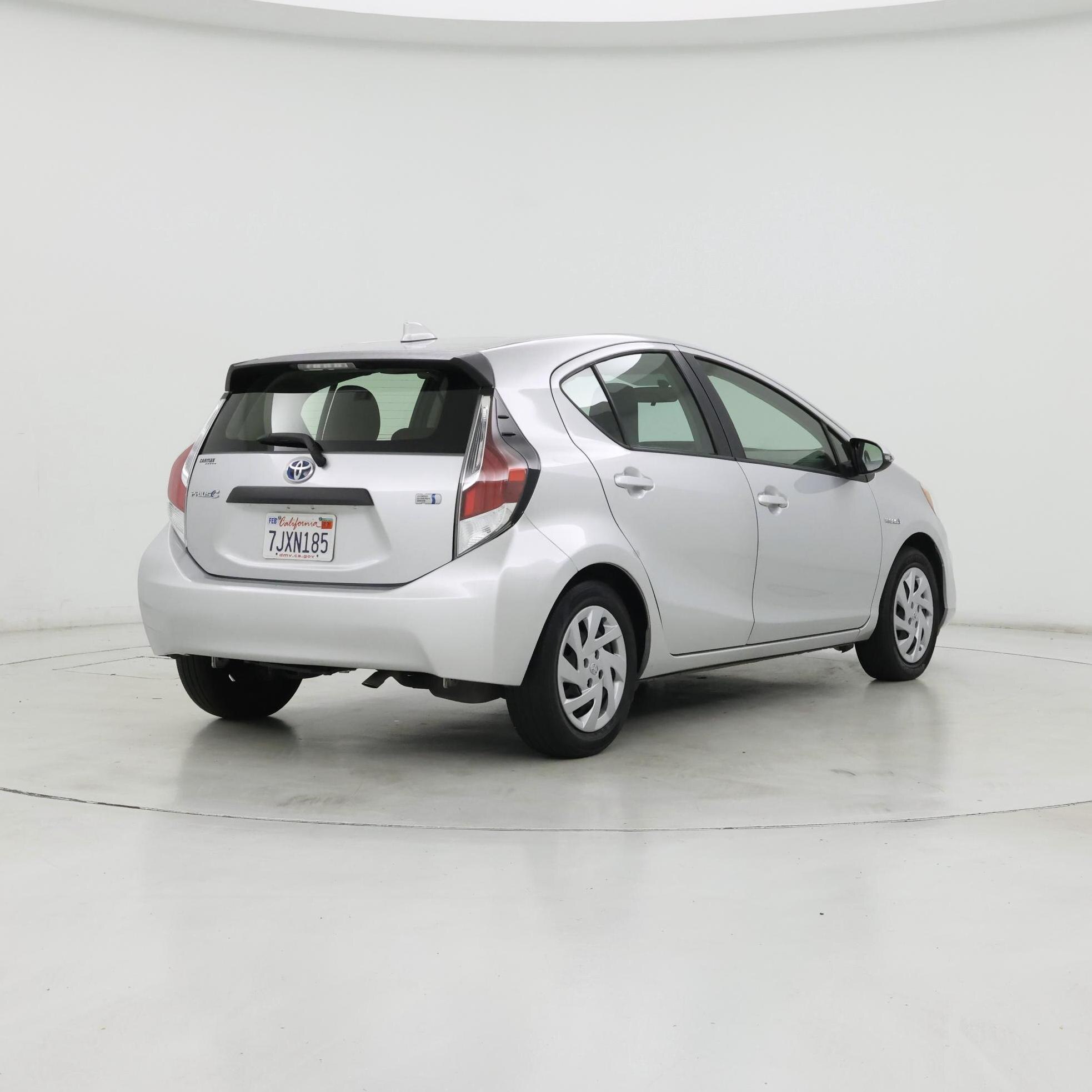 Thumbnail: 2015 Toyota Prius c - 8