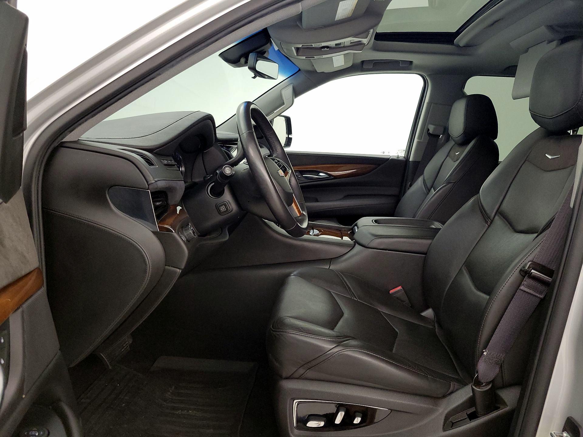 Thumbnail: 2017 Cadillac Escalade - 11