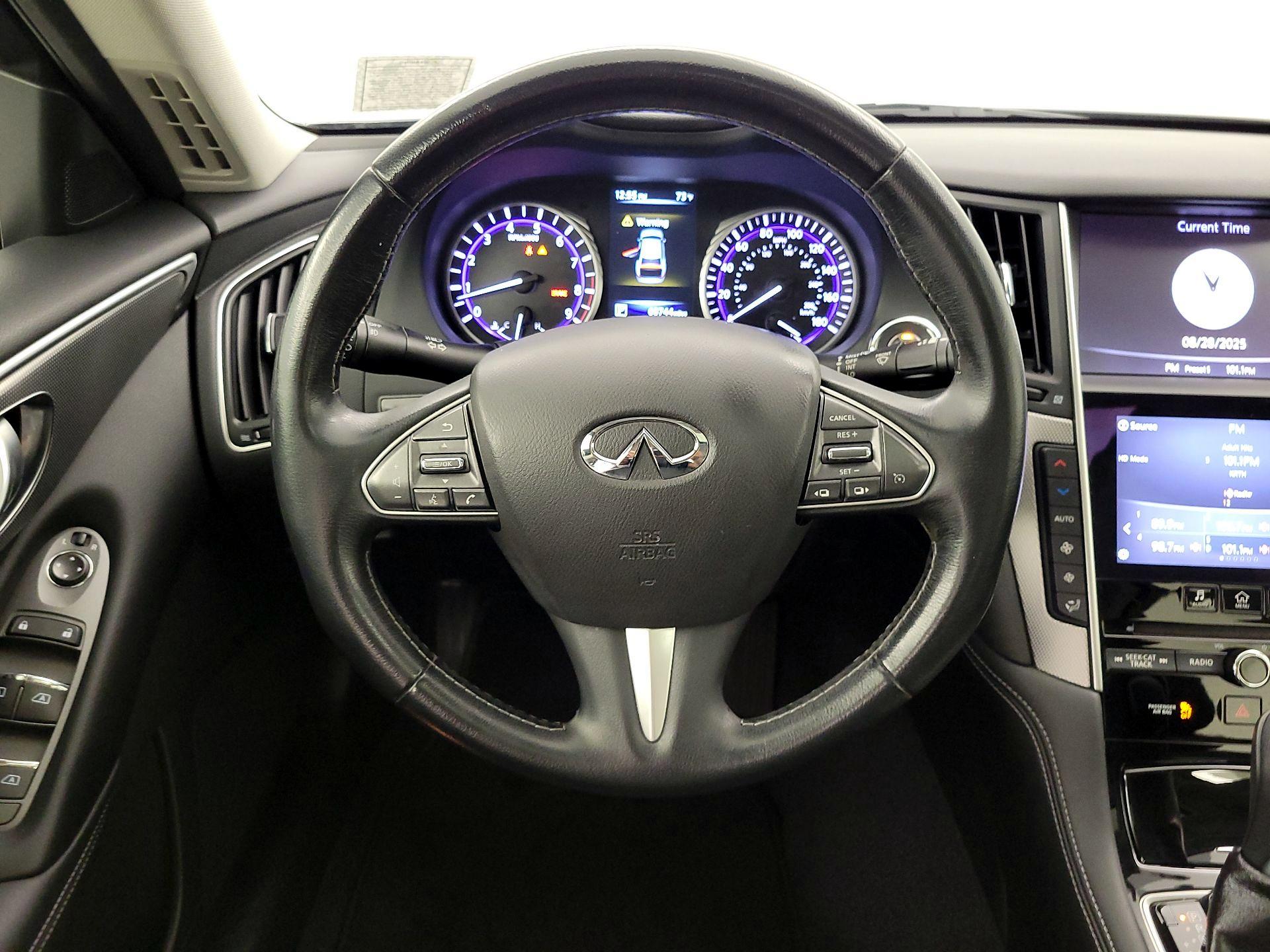 Thumbnail: 2015 INFINITI Q50 - 10