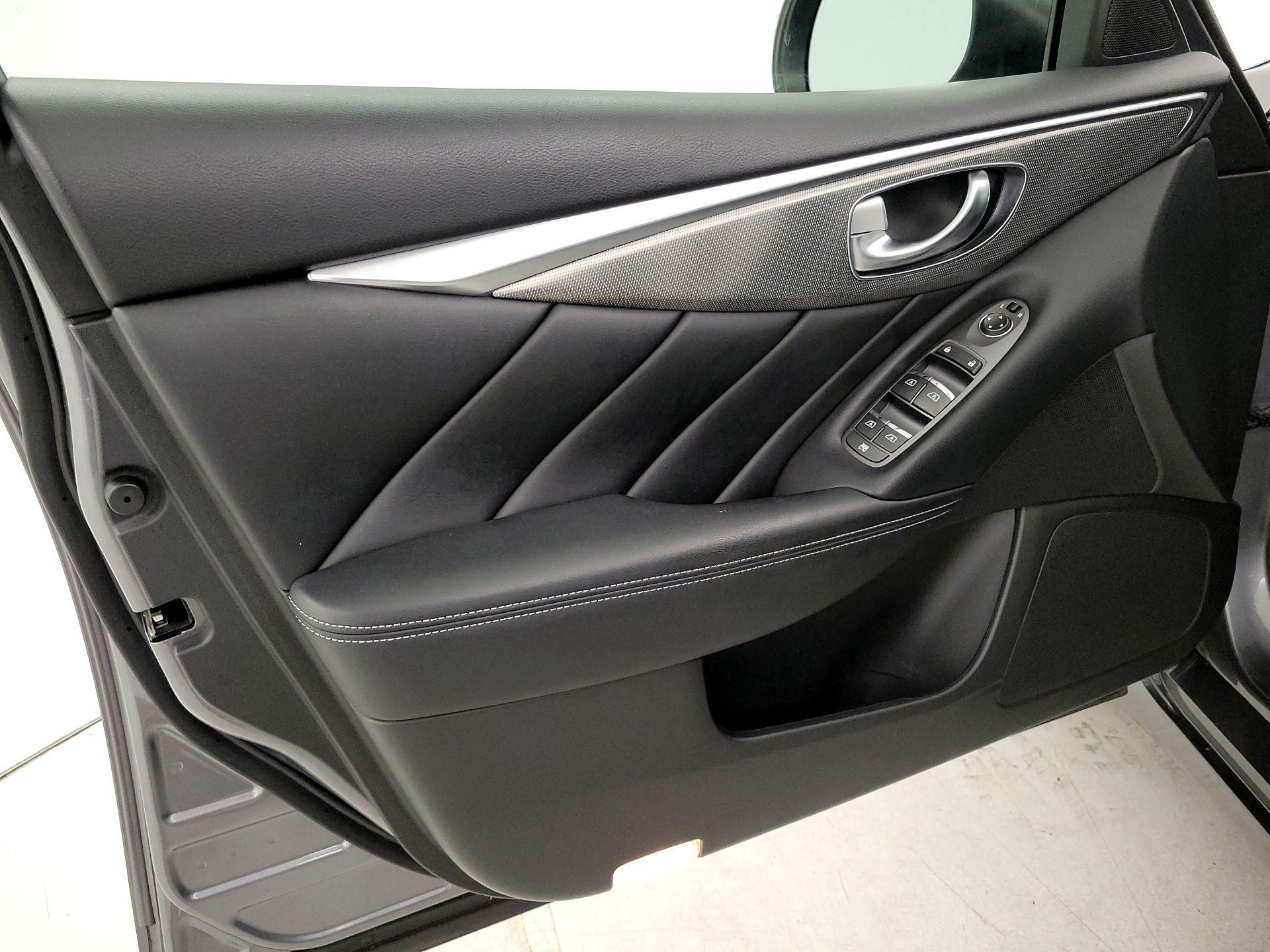 Thumbnail: 2015 INFINITI Q50 - 12