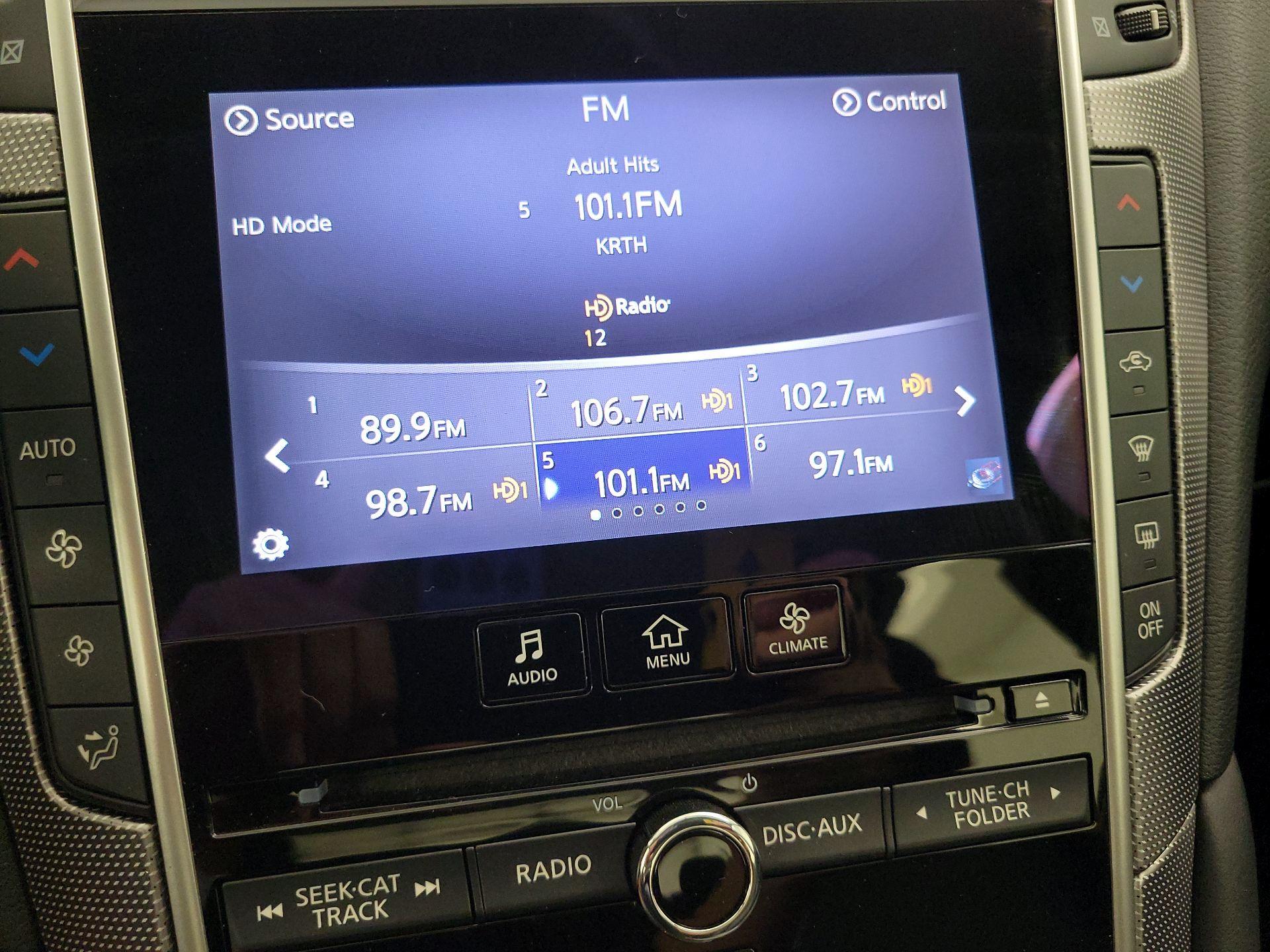 Thumbnail: 2015 INFINITI Q50 - 15