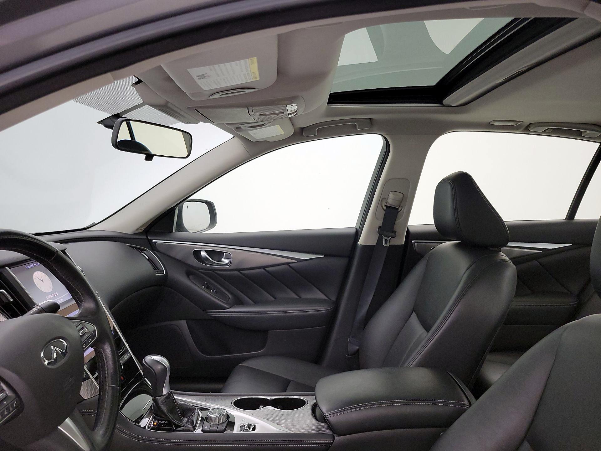 Thumbnail: 2015 INFINITI Q50 - 19
