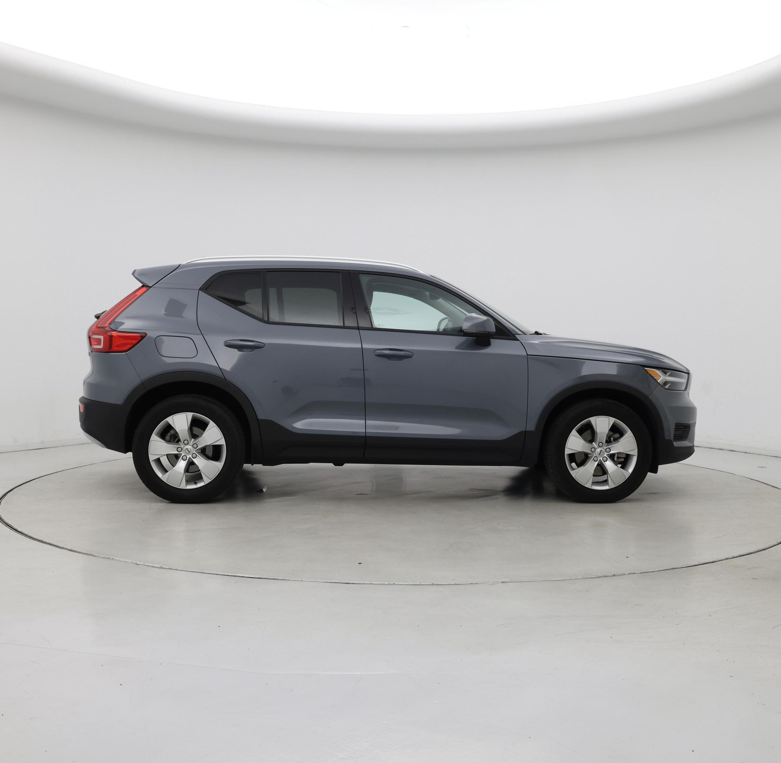 Thumbnail: 2022 Volvo XC40 - 7