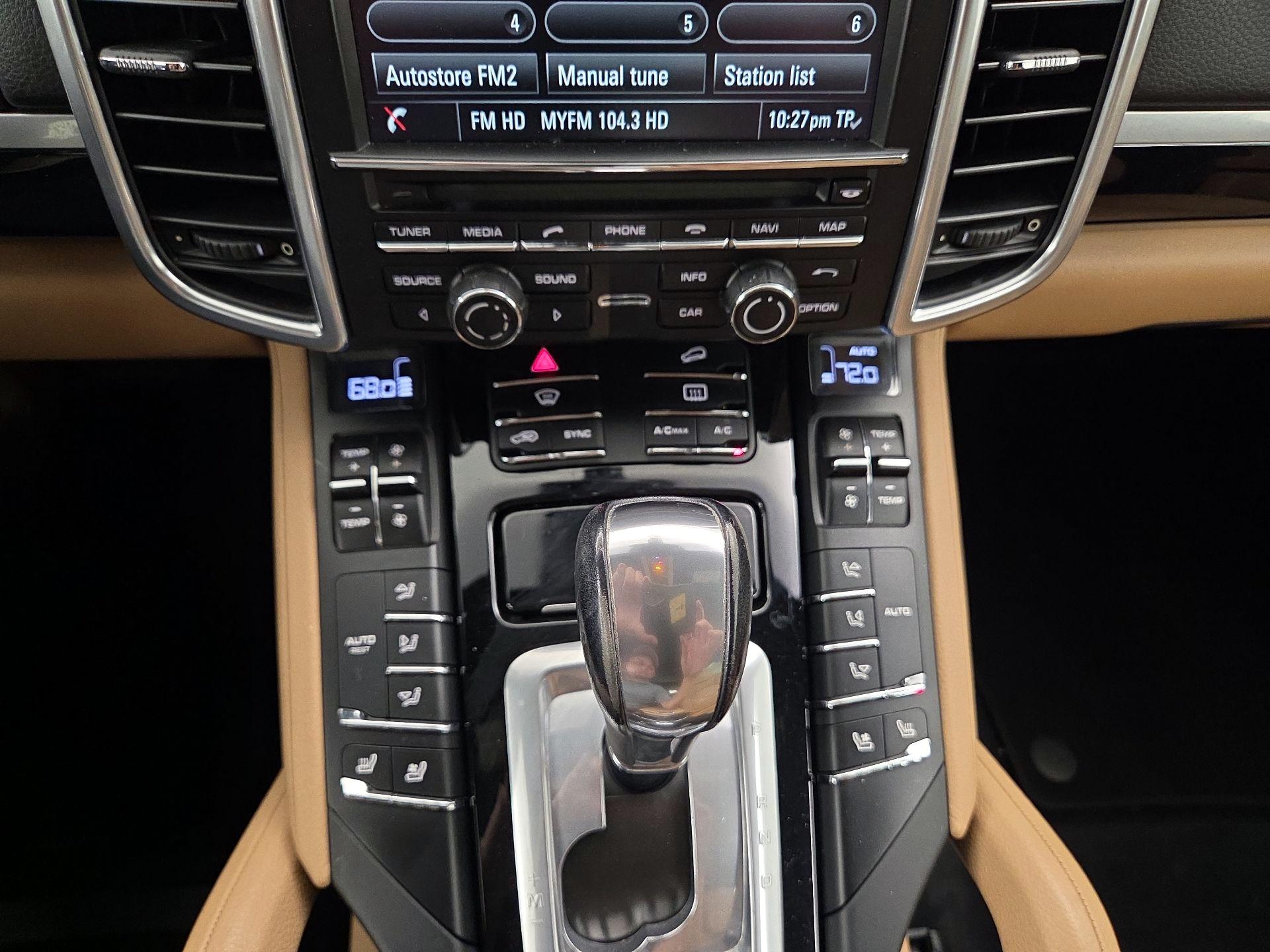Thumbnail: 2016 Porsche Cayenne - 17