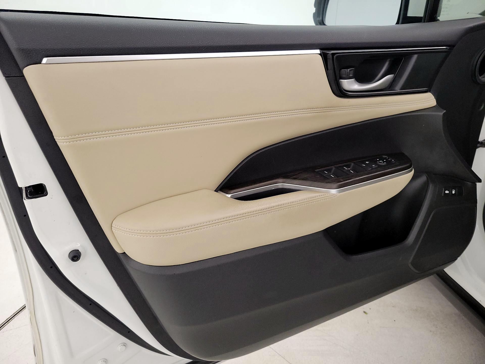 Thumbnail: 2018 Honda Clarity - 12