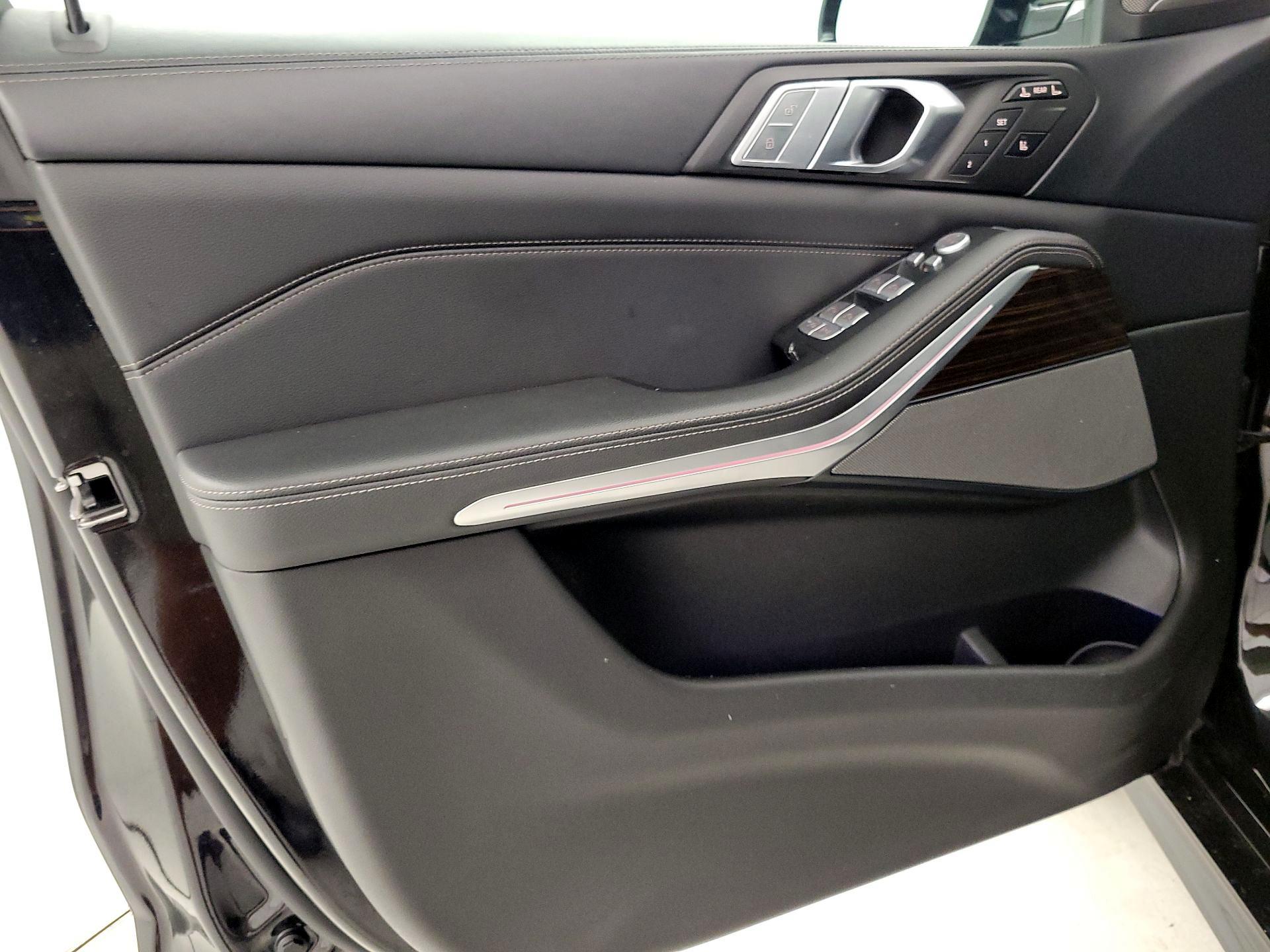 Thumbnail: 2020 BMW X7 - 12
