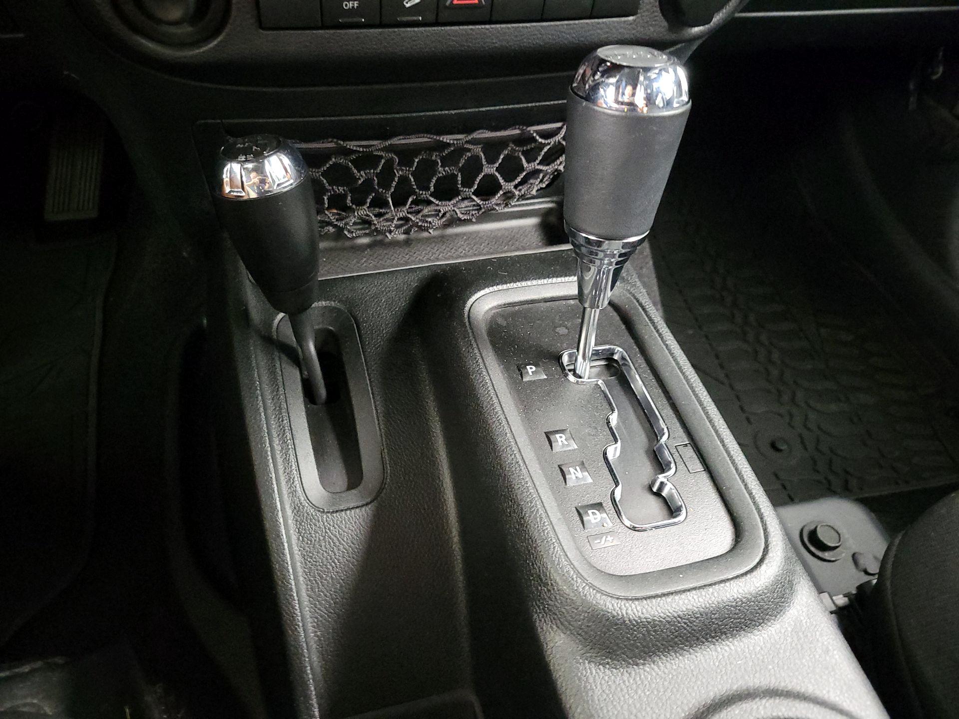 Thumbnail: 2018 Jeep Wrangler - 15