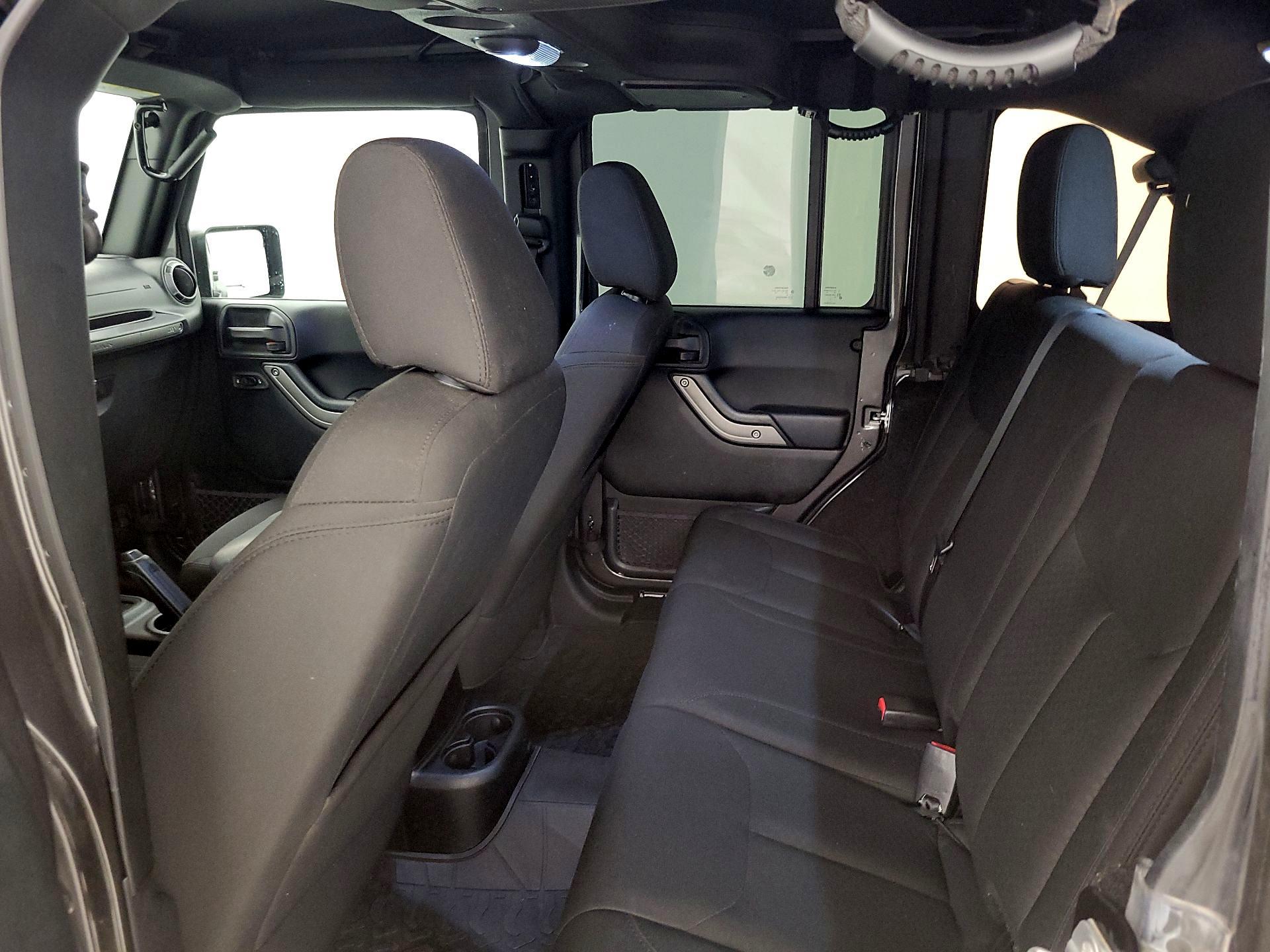 Thumbnail: 2018 Jeep Wrangler - 17