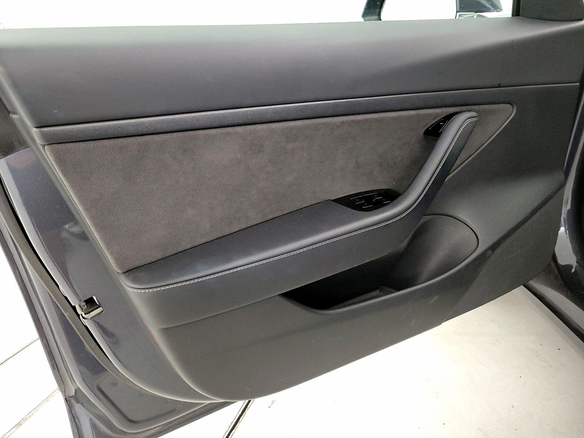Thumbnail: 2020 Tesla Model 3 - 12