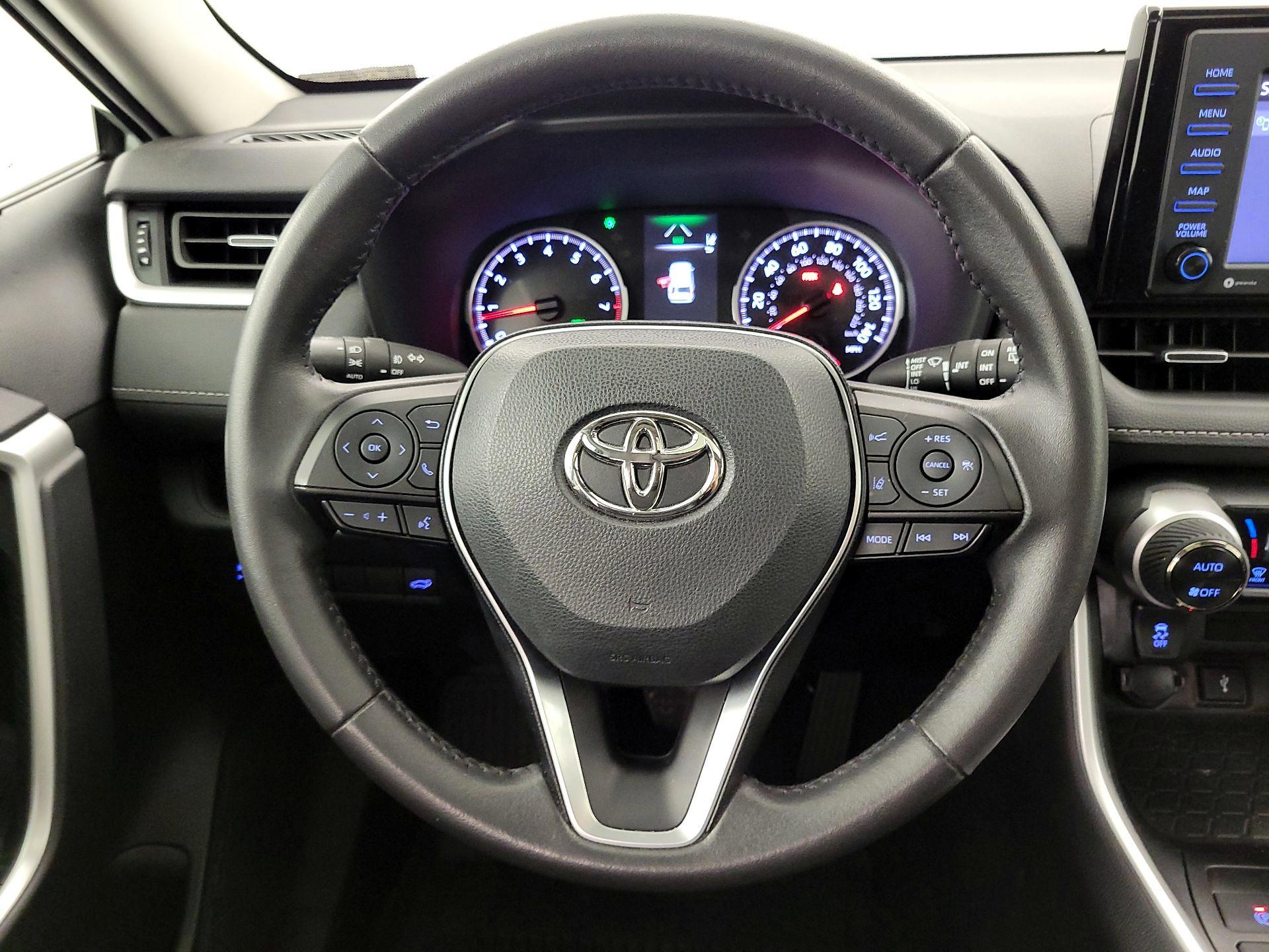 Thumbnail: 2022 Toyota RAV4 - 10