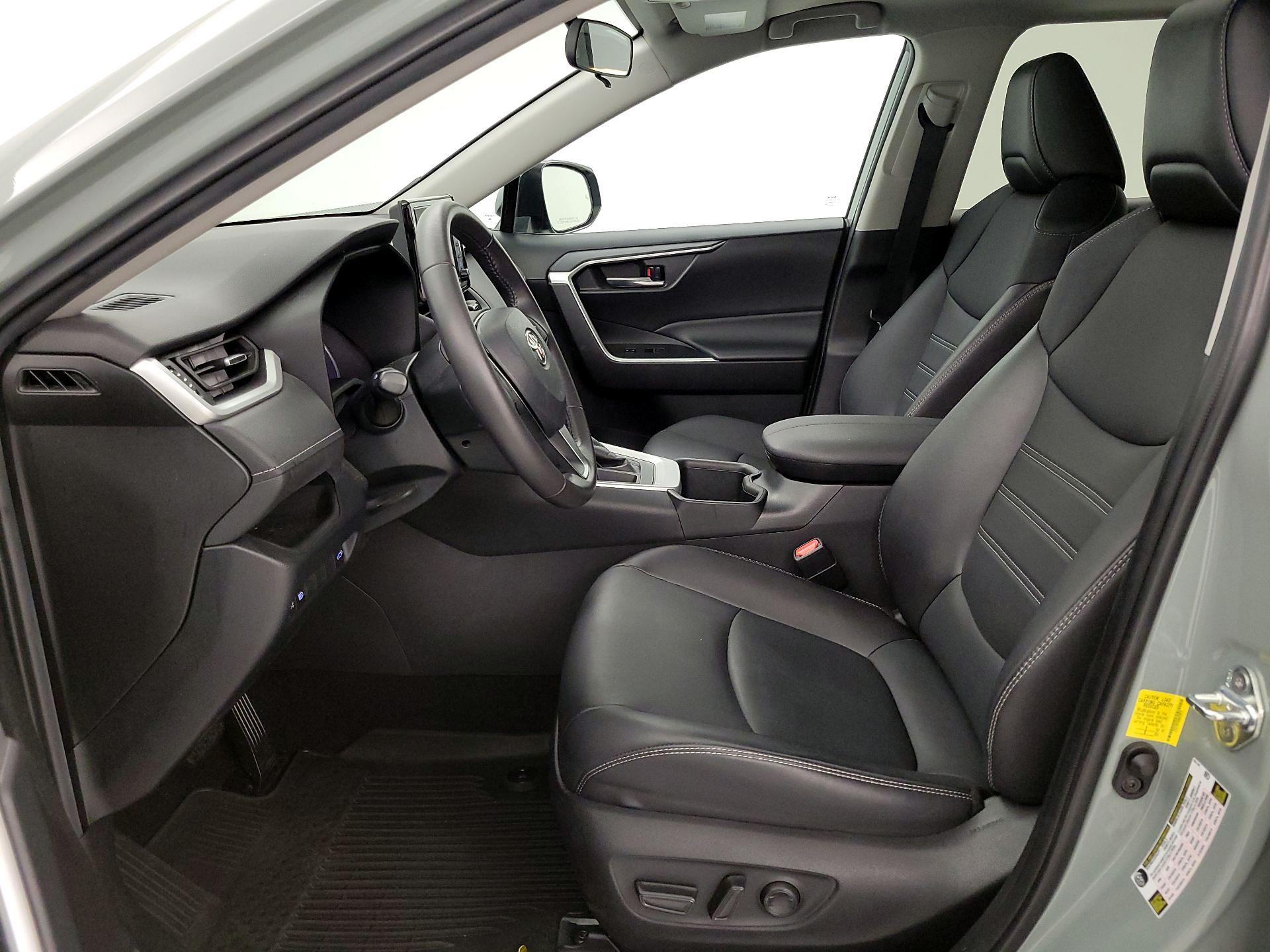 Thumbnail: 2022 Toyota RAV4 - 11