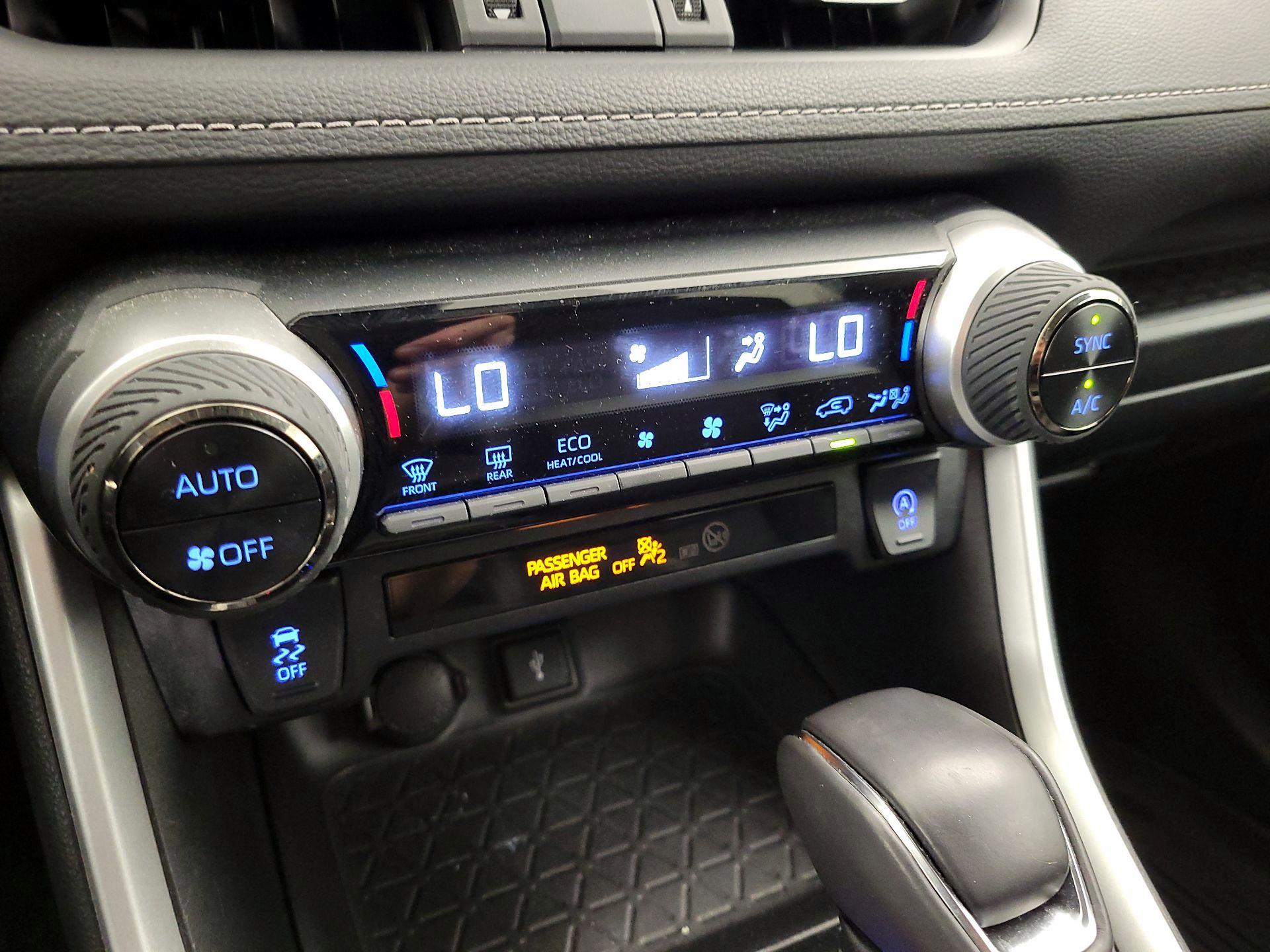 Thumbnail: 2022 Toyota RAV4 - 16