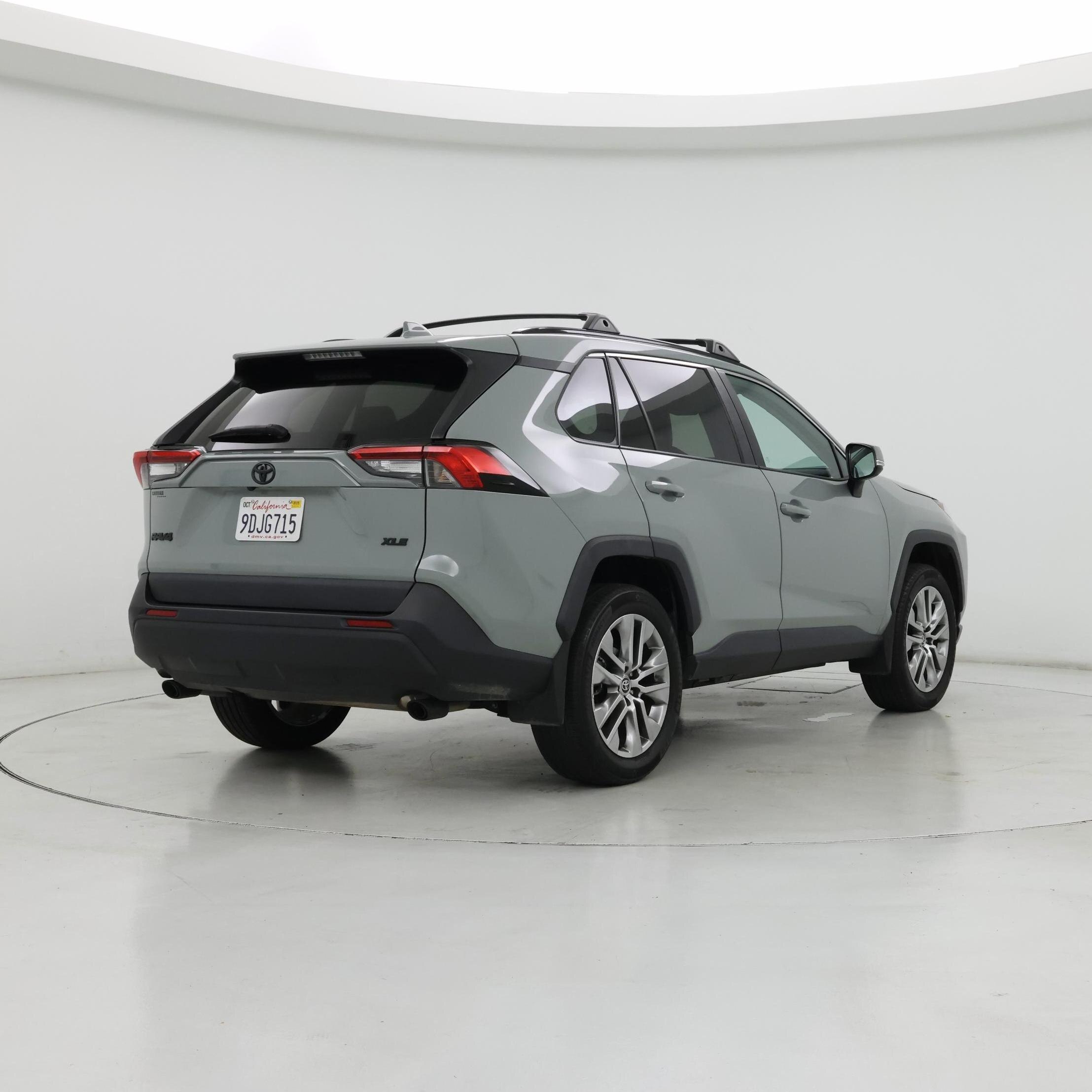 Thumbnail: 2022 Toyota RAV4 - 8