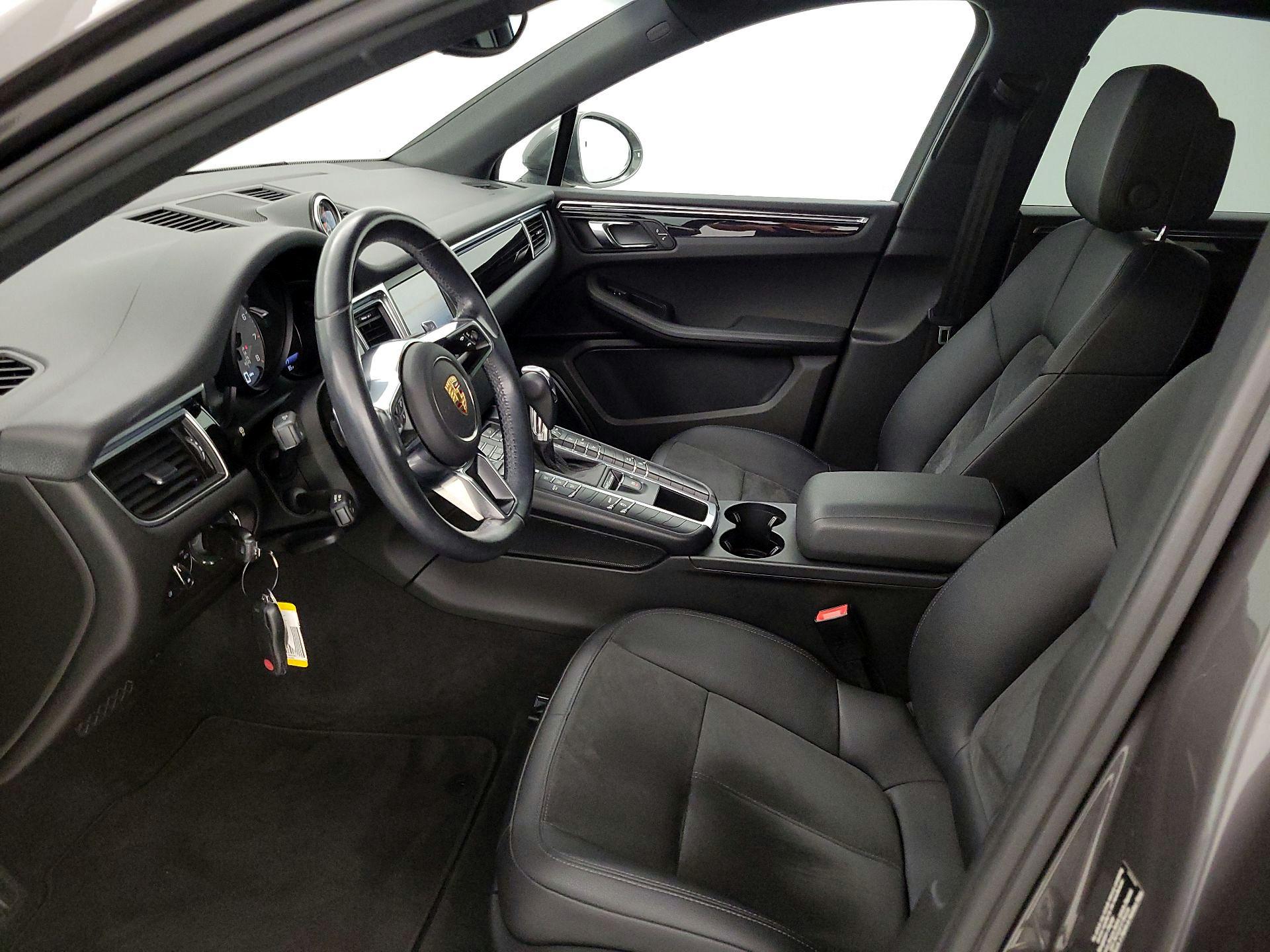 Thumbnail: 2015 Porsche Macan - 11