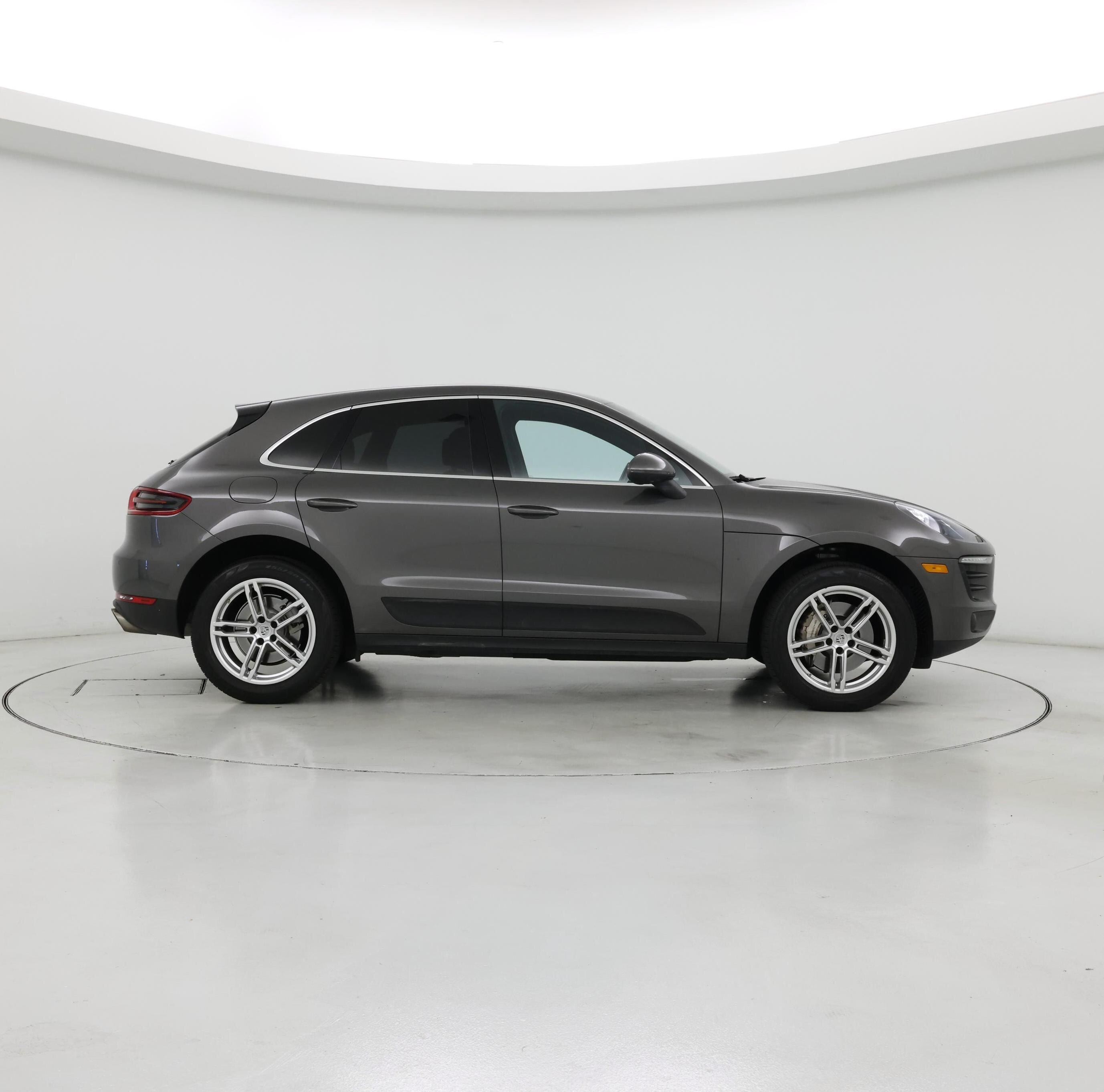 Thumbnail: 2015 Porsche Macan - 7