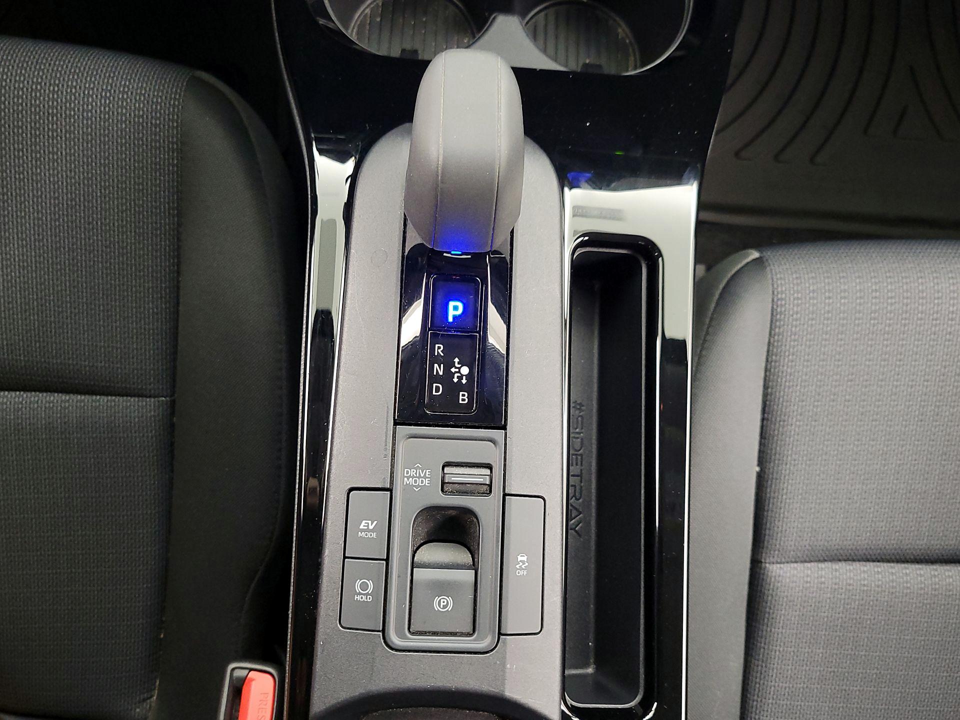 Thumbnail: 2024 Toyota Prius - 17