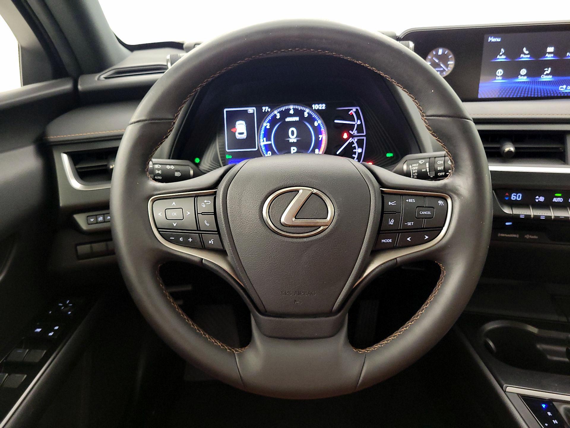 Thumbnail: 2020 Lexus UX - 10