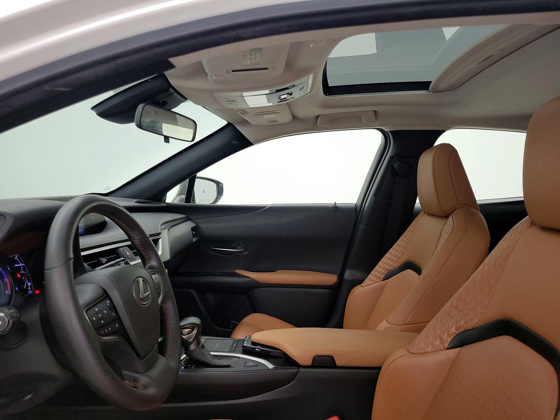 Thumbnail: 2020 Lexus UX - 19