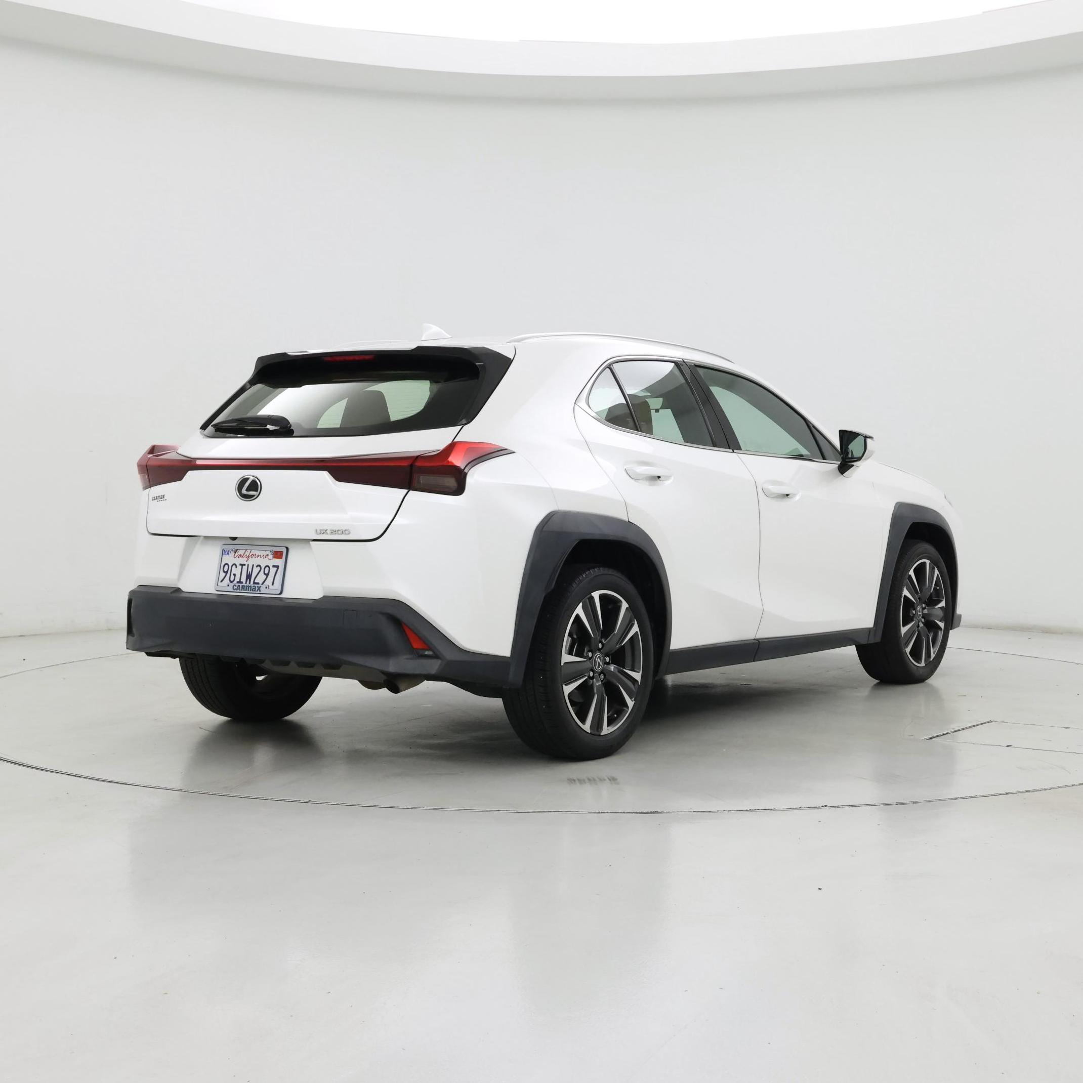 Thumbnail: 2020 Lexus UX - 8