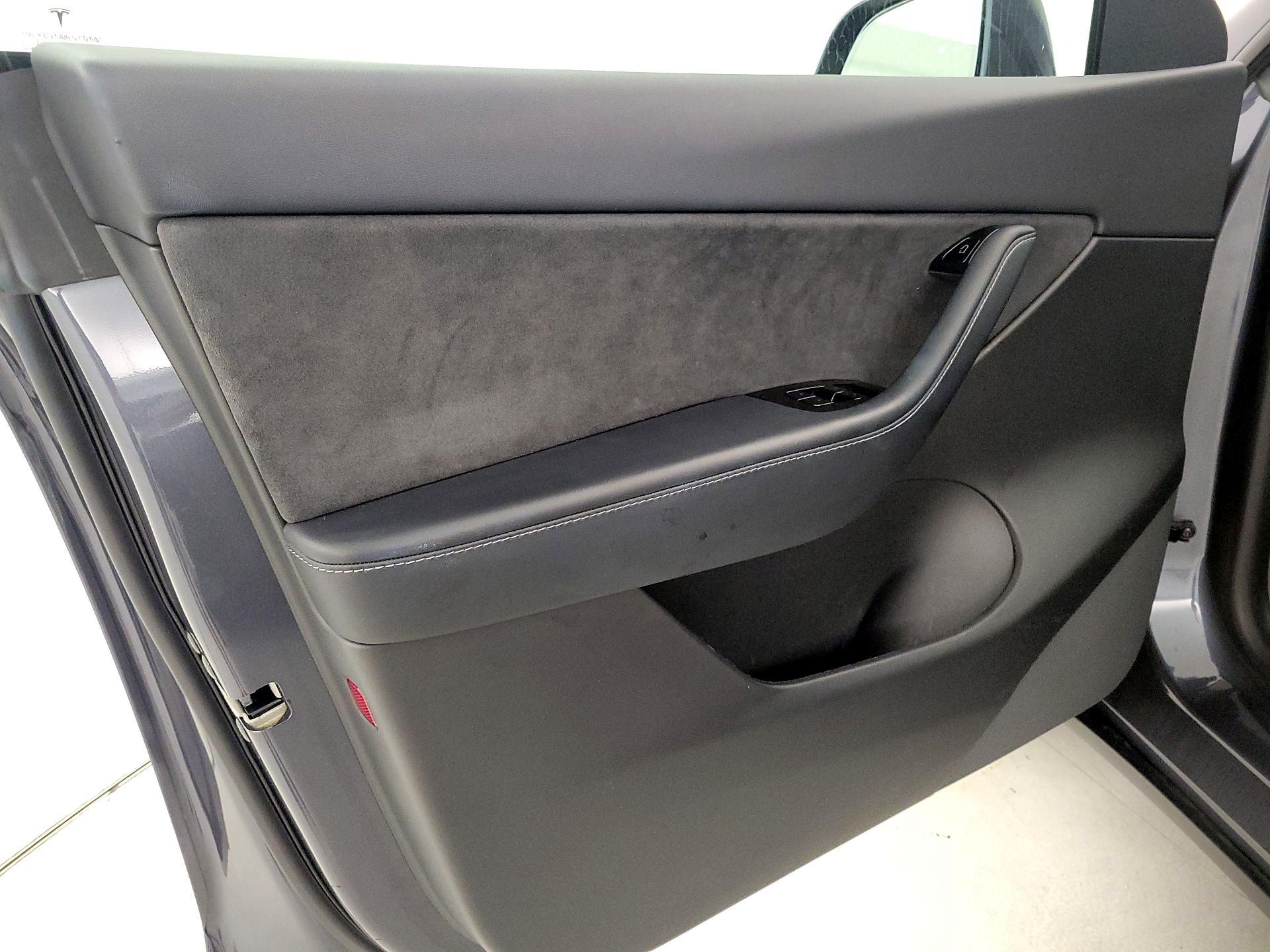 Thumbnail: 2021 Tesla Model Y - 12