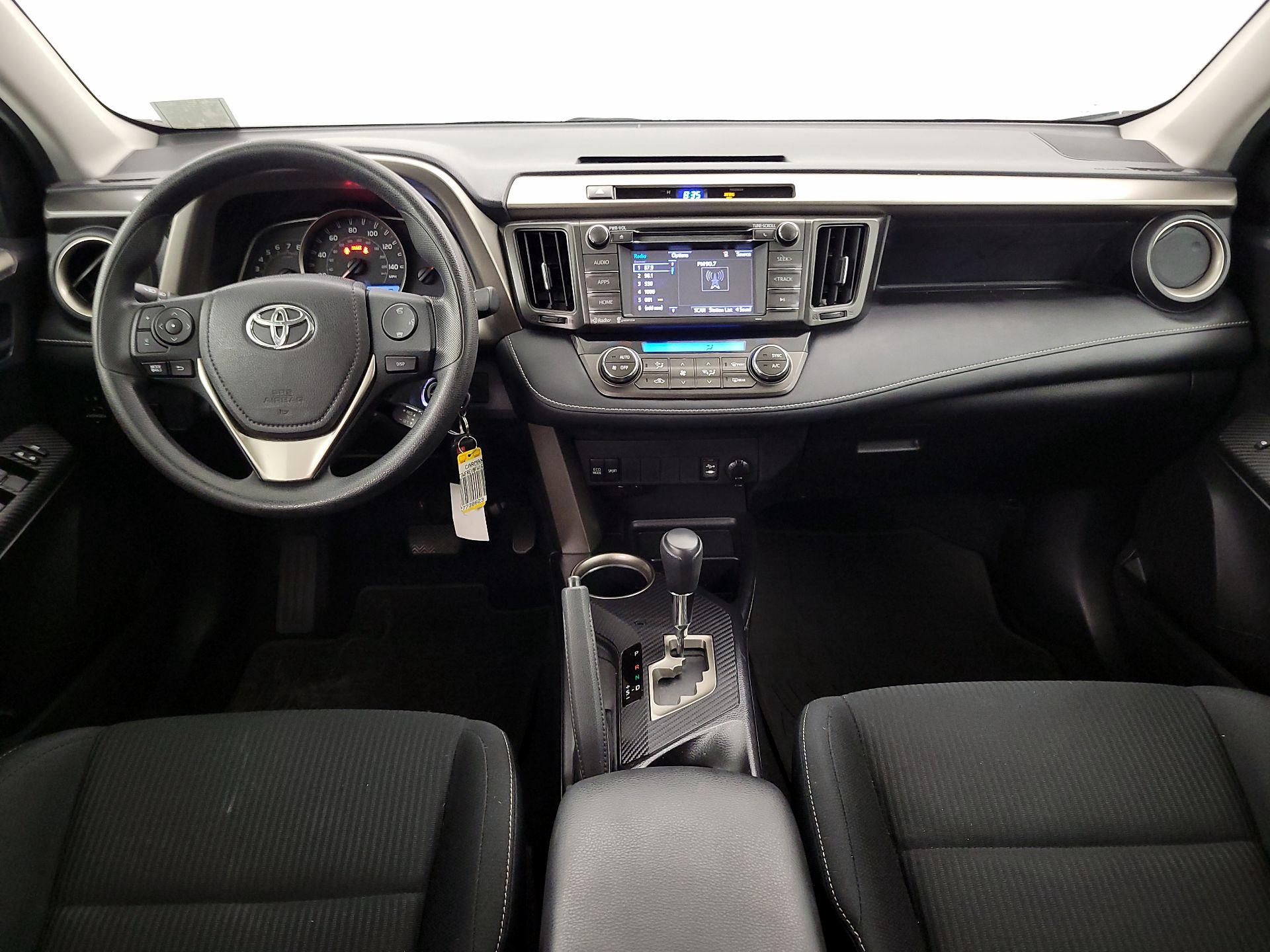 Thumbnail: 2015 Toyota RAV4 - 9