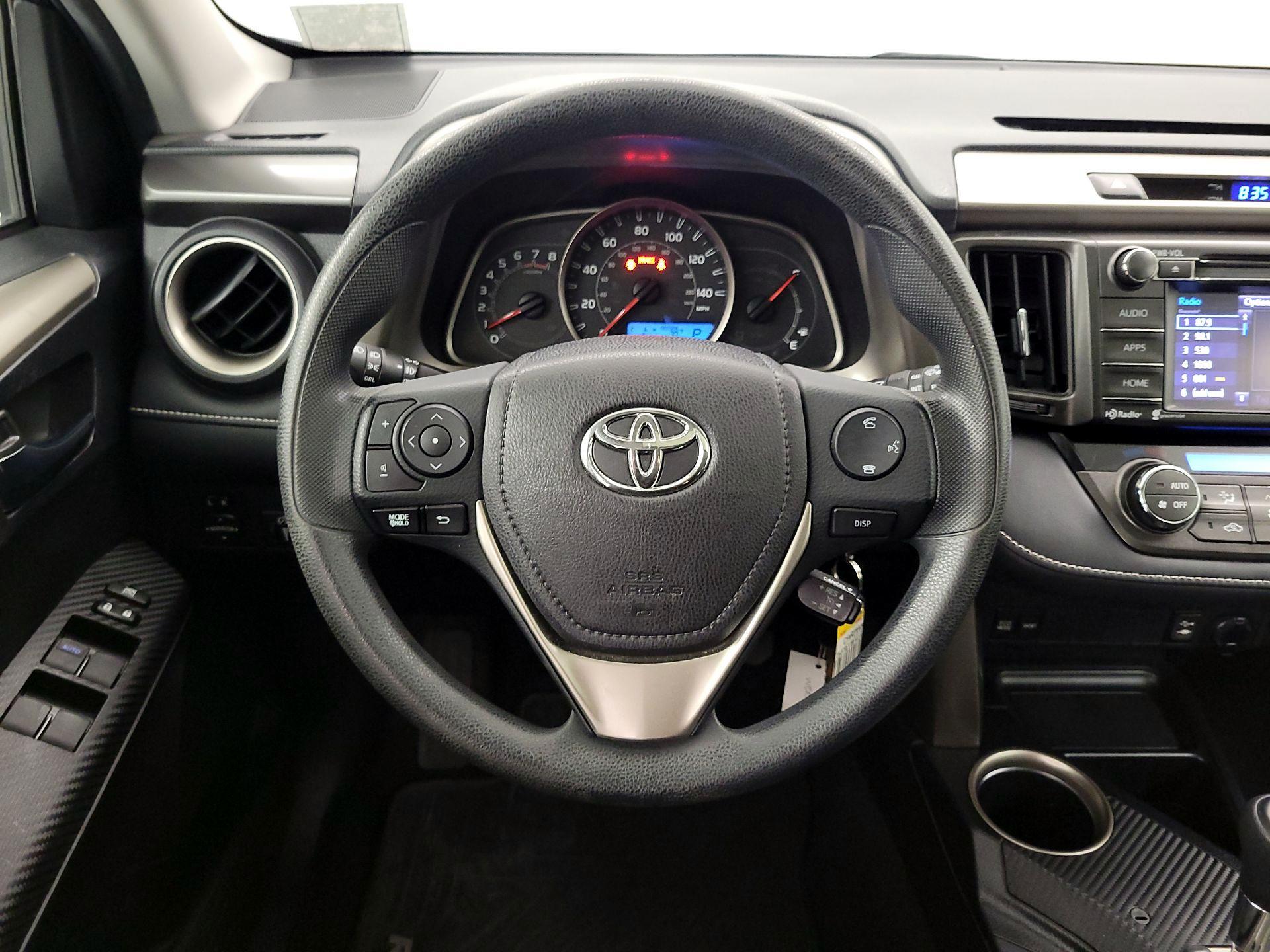 Thumbnail: 2015 Toyota RAV4 - 10