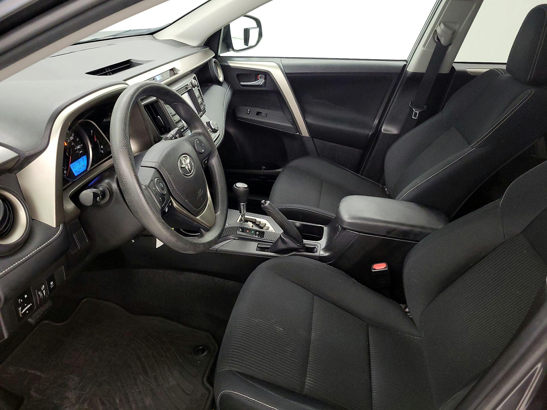 Thumbnail: 2015 Toyota RAV4 - 11