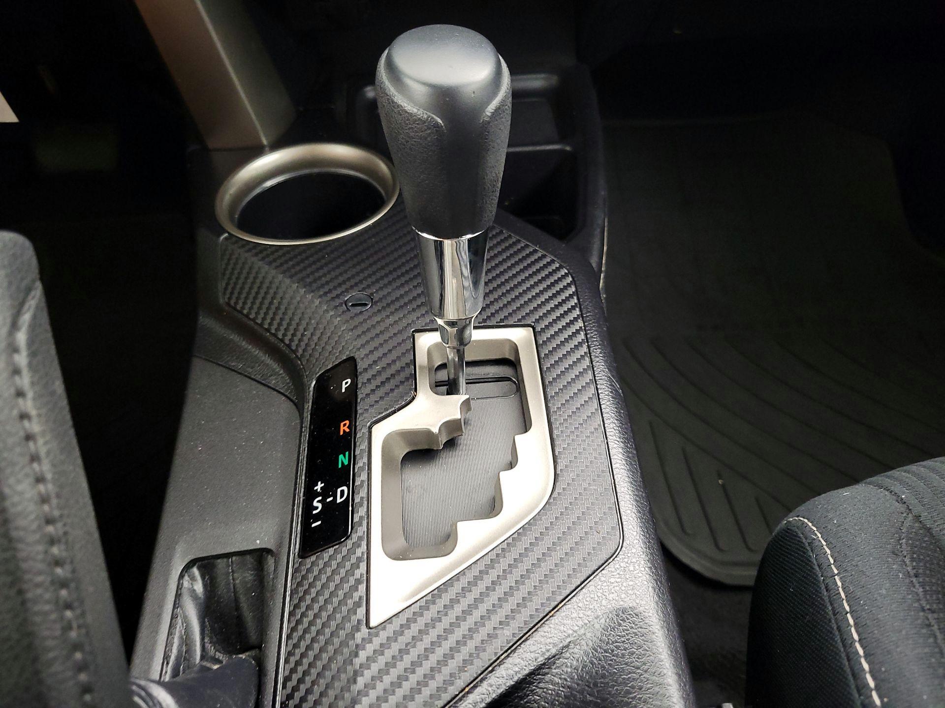 Thumbnail: 2015 Toyota RAV4 - 17