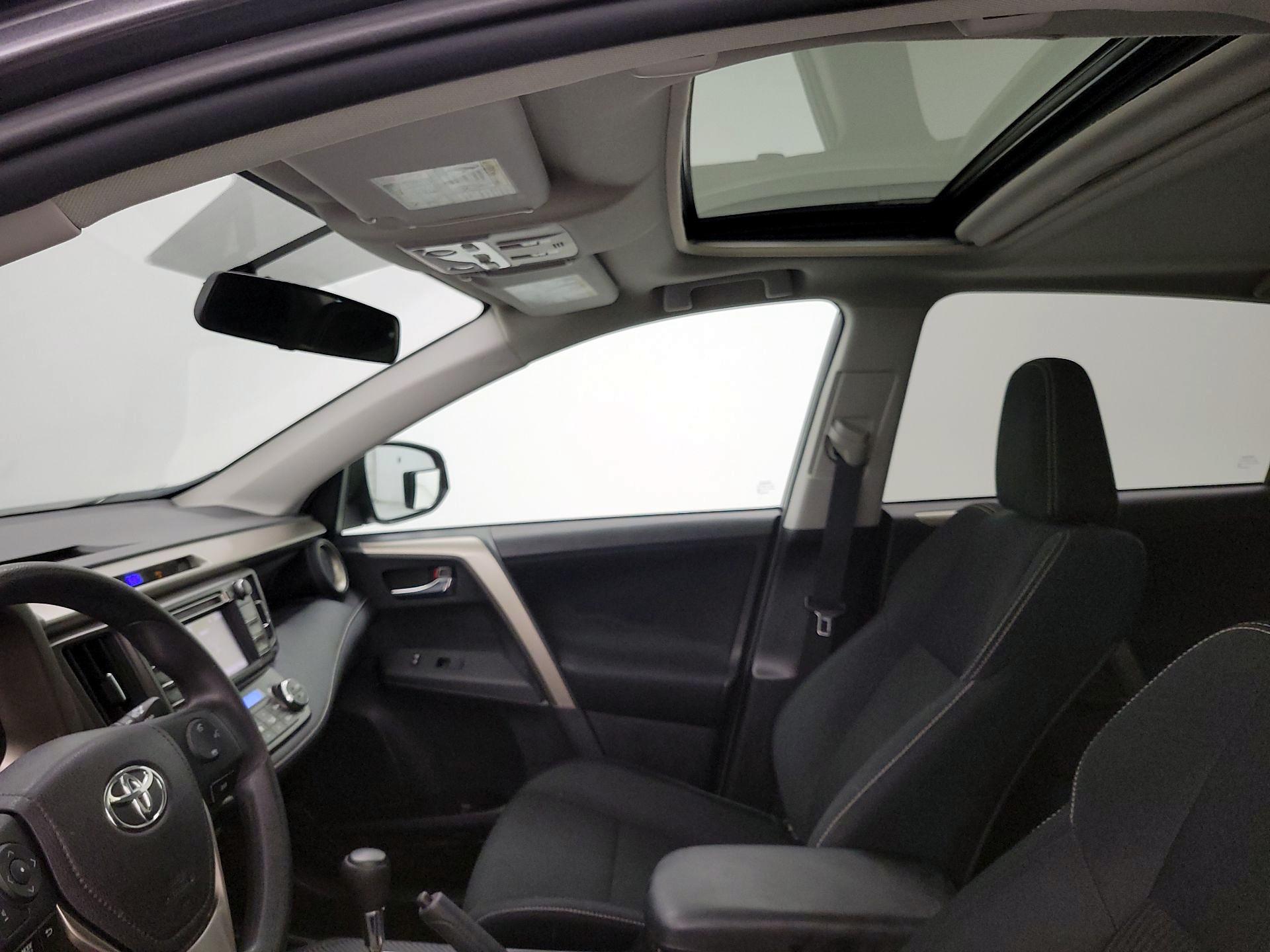 Thumbnail: 2015 Toyota RAV4 - 19