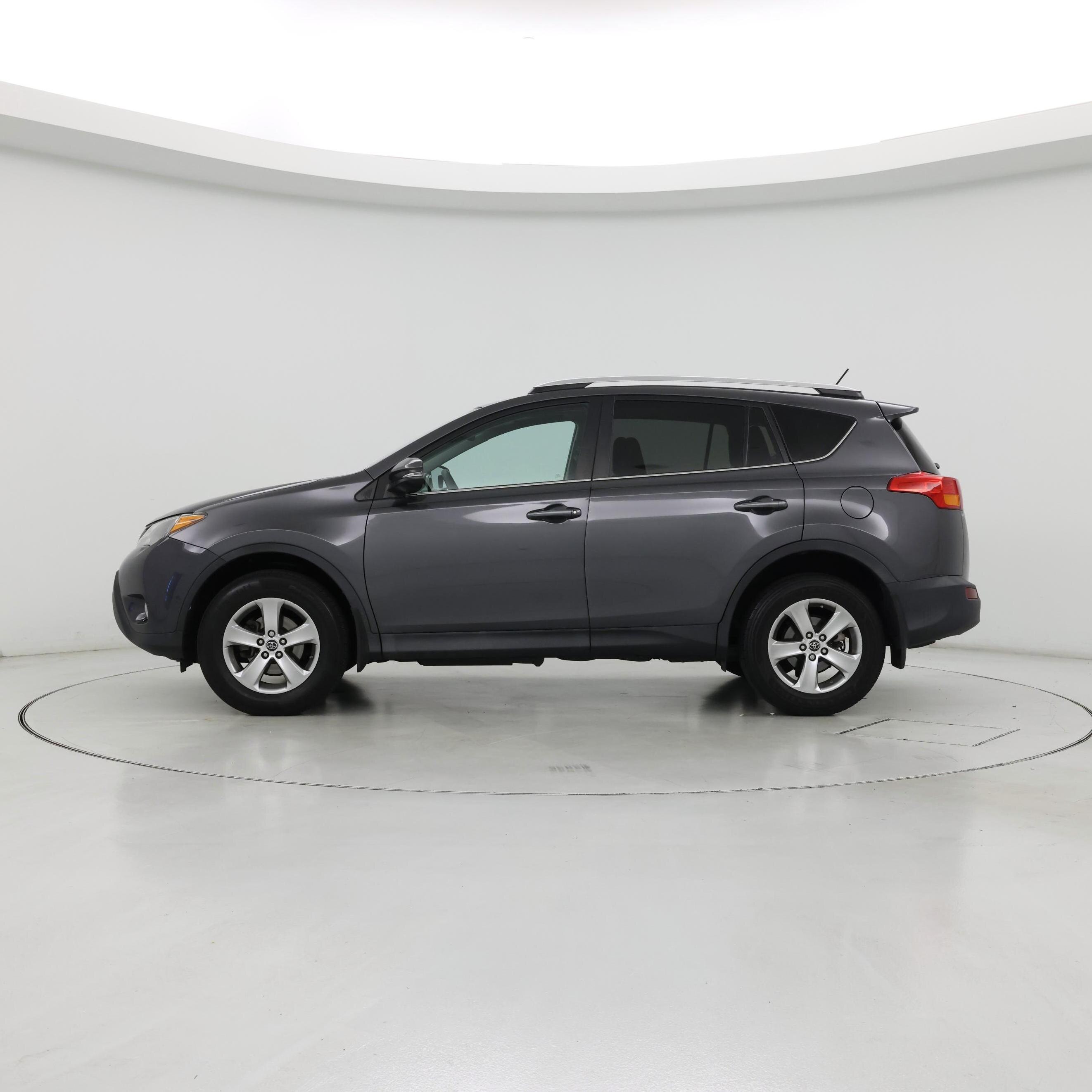 Thumbnail: 2015 Toyota RAV4 - 3