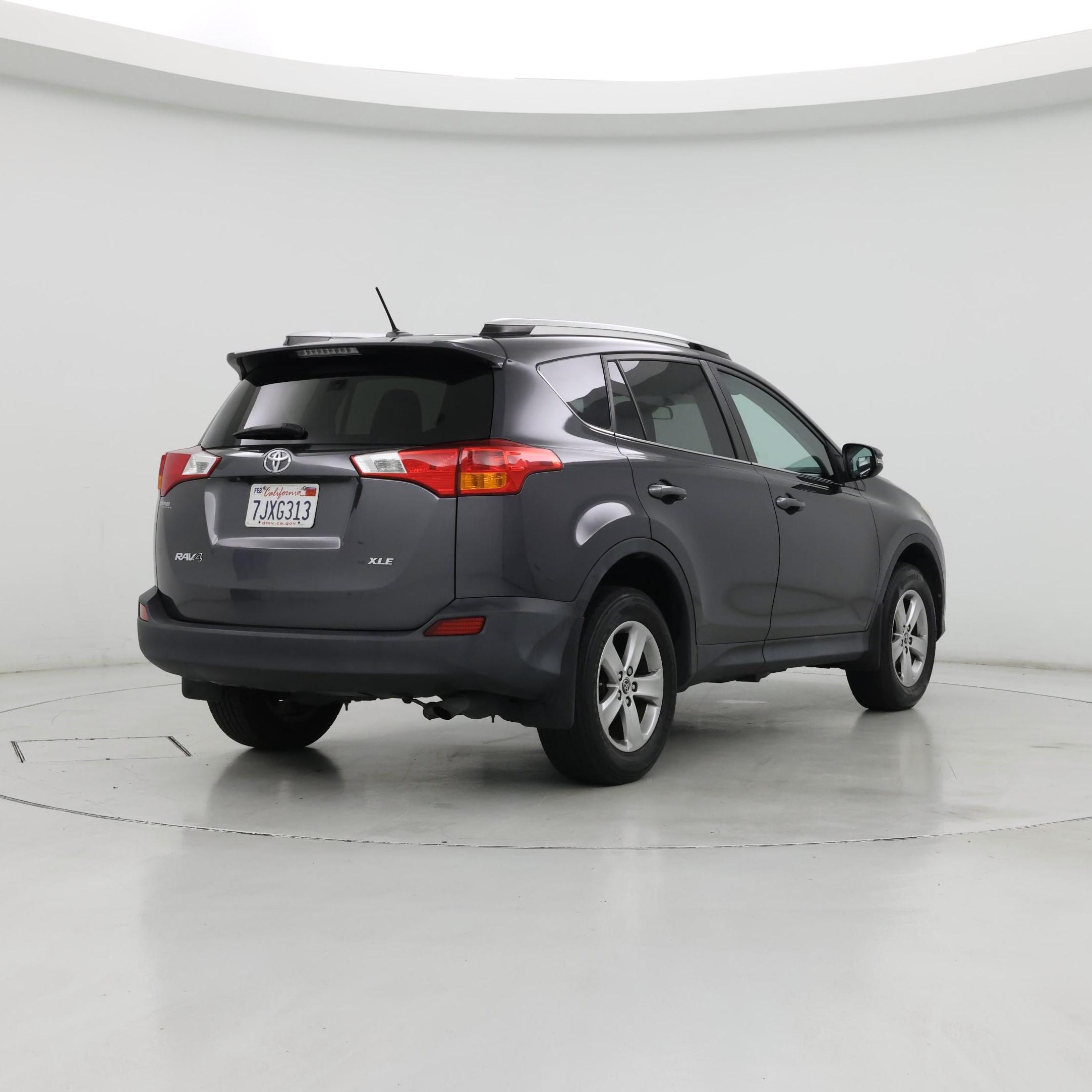 Thumbnail: 2015 Toyota RAV4 - 8